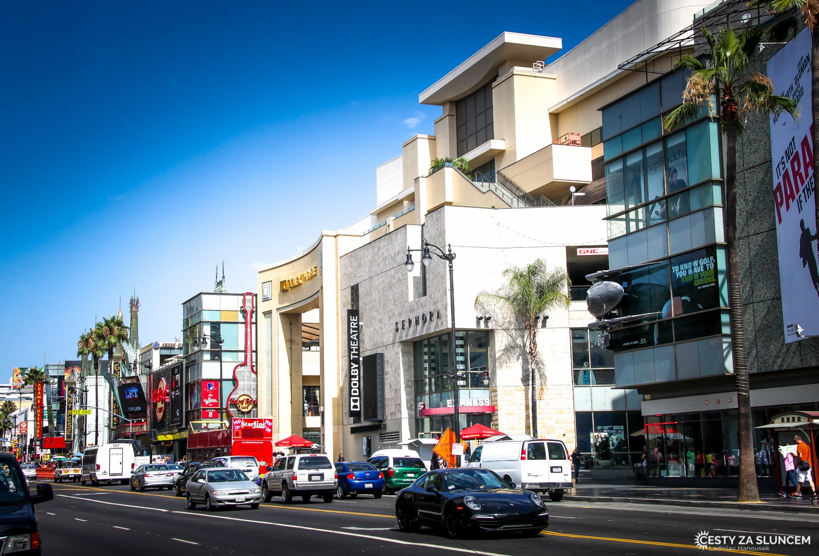 Hollywood Blvd. s divadlem Dolby Theatre, kde jsou každoročně předávány americké filmové ceny - Oscar - Ladislav Hanousek, Los Angeles
