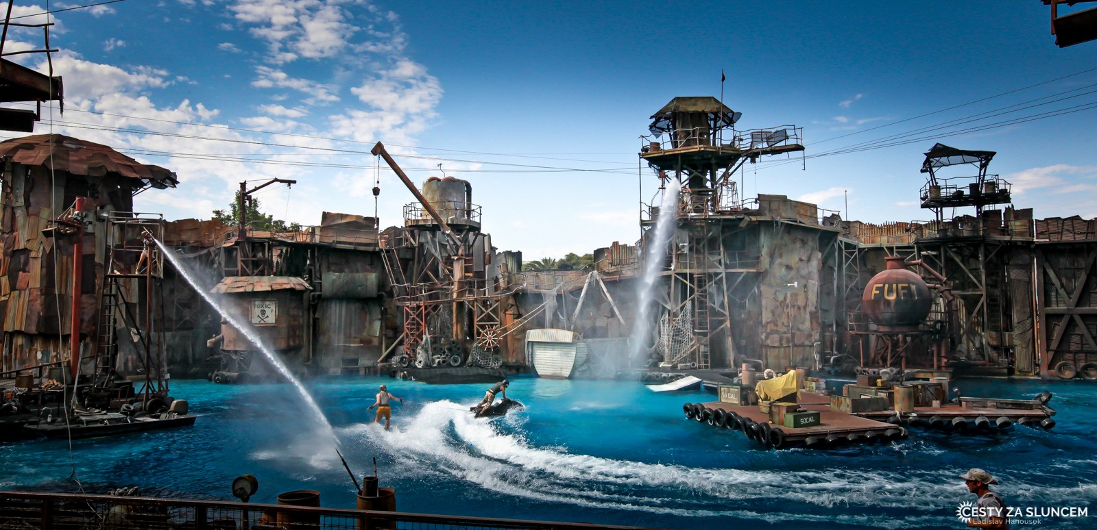 Hollywood - představení v kulisách filmu Vodní svět - Ladislav Hanousek, Los Angeles