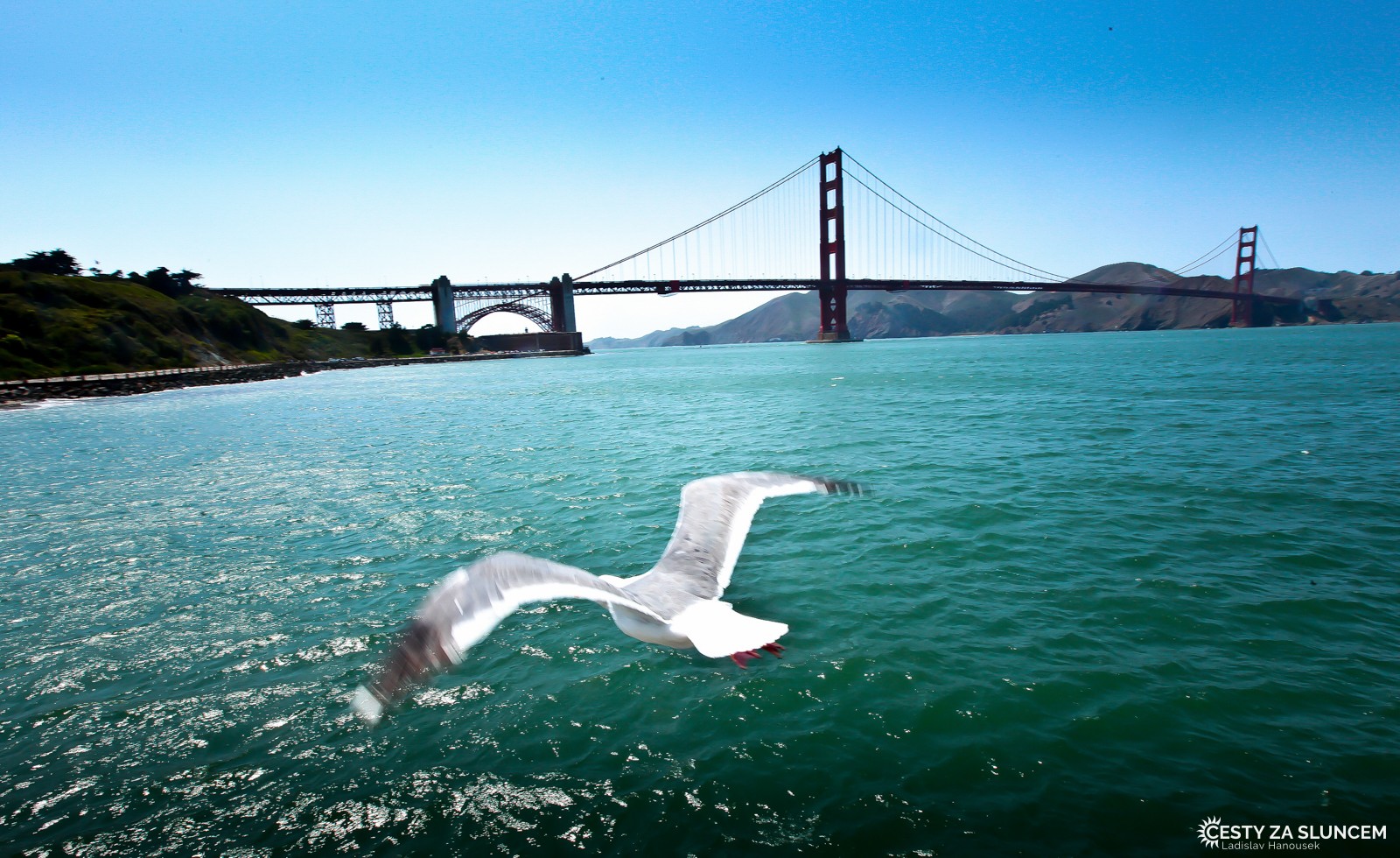 Most Golden Gate Bridge je jedním ze symbolů San Francisca. Z mola Torpedo Wharf je celý most jako na dlani - Ladislav Hanousek, San Francisco