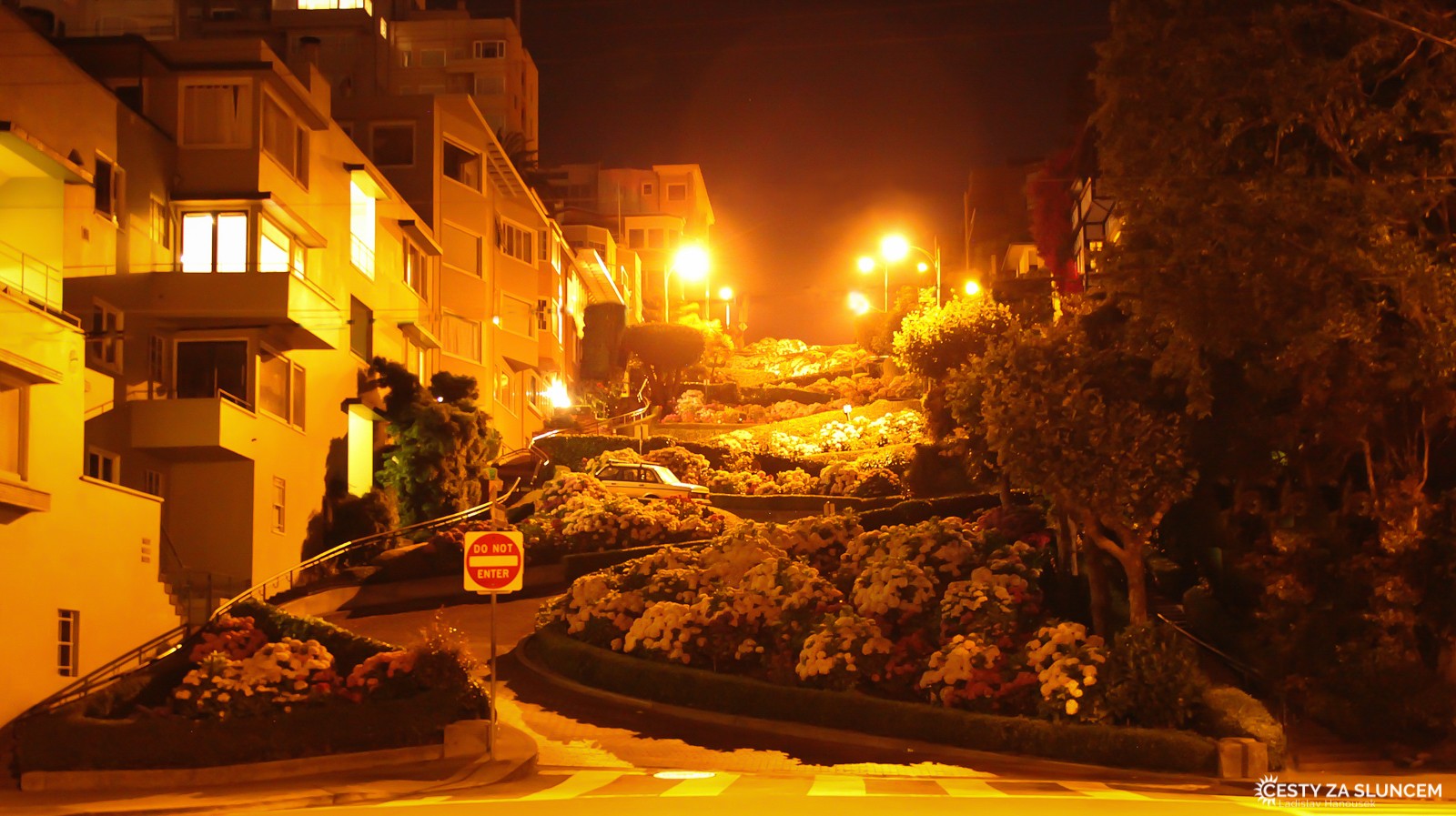 Pokud přijedeme z Los Angeles do San Francisca odpoledne, máme večer dost času na procházku centrem. Toto je známá Lombard Street. - Ladislav Hanousek, San Francisco