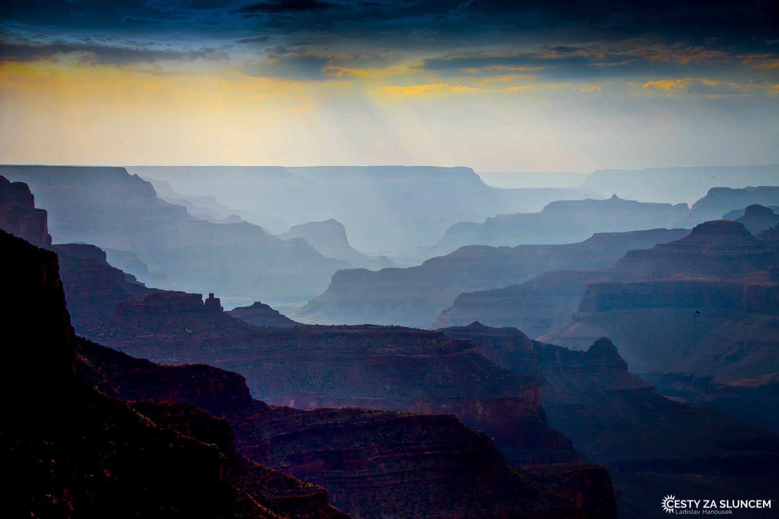 Byl jsem na více vyhlídkách při západu slunce. Yaki Point se mi zdá asi opravdu nejhezčí. - Ladislav Hanousek, Grand Canyon NP - South Rim