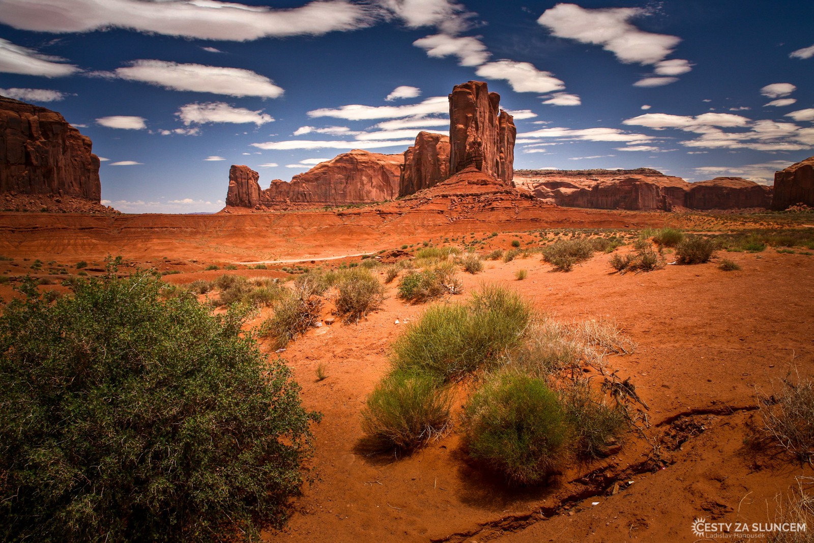 Cesta údolím k Fordově vyhlídce - Ladislav Hanousek, Monument Valley