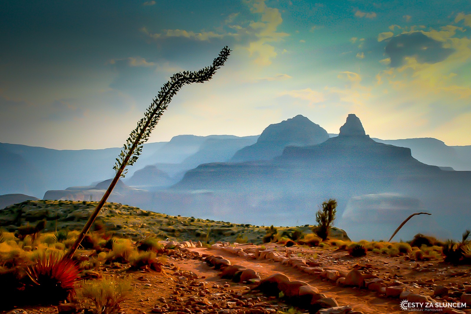 Po cestě do kaňonu se nám otvírají stále nové, krásné pohledy - Ladislav Hanousek, Grand Canyon NP - Cesta k řece Colorado