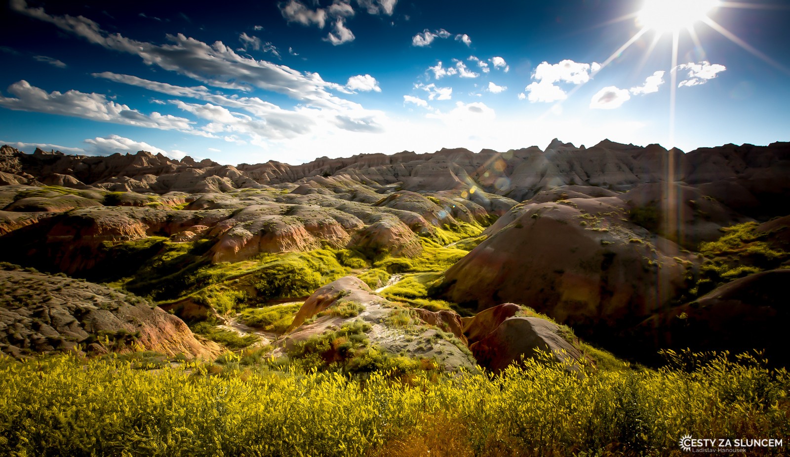 Příroda v NP Badlands má až nadpozemský ráz. Krajina je zde jiná, než byla kdekoliv, kde jsme byli dříve - Ladislav Hanousek, Badlands NP