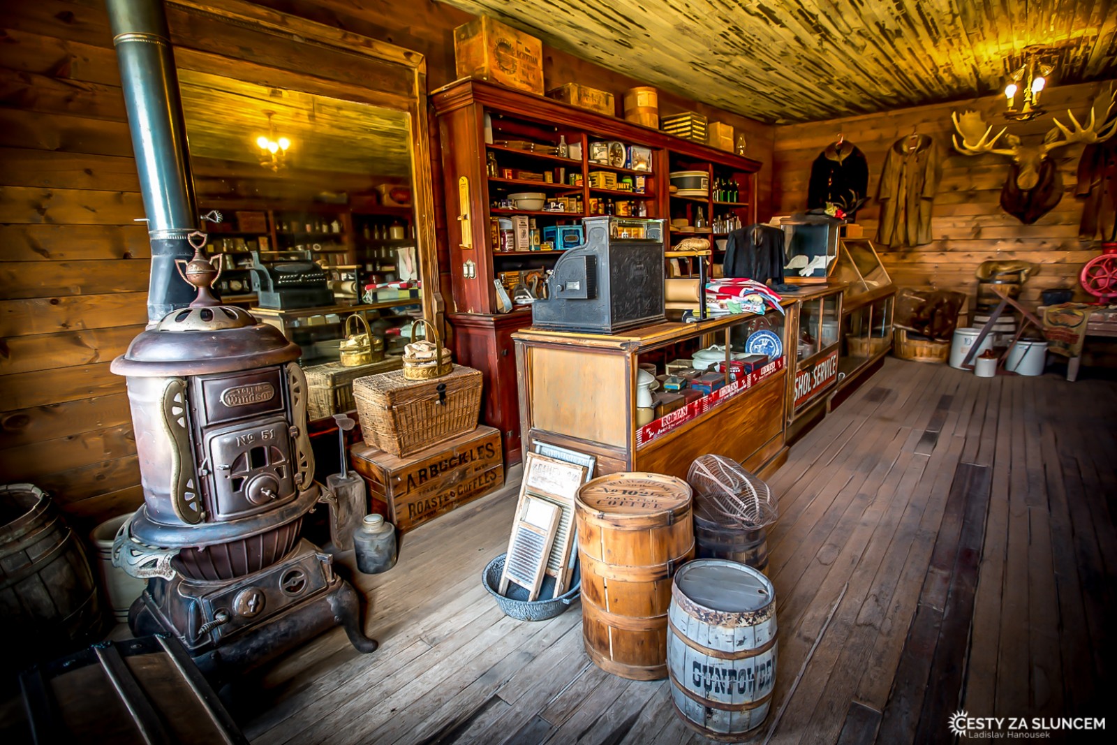 V General Store se dalo počátkem 20. století zakoupit vše nutné pro život na divokém západě - Ladislav Hanousek, Cody