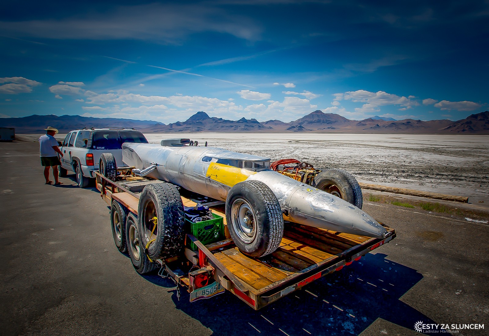 První známky toho, že se blížíme k rychlostní testovací dráze Bonneville Salt Flaks Speedway. - Ladislav Hanousek, Ostatní z Utahu