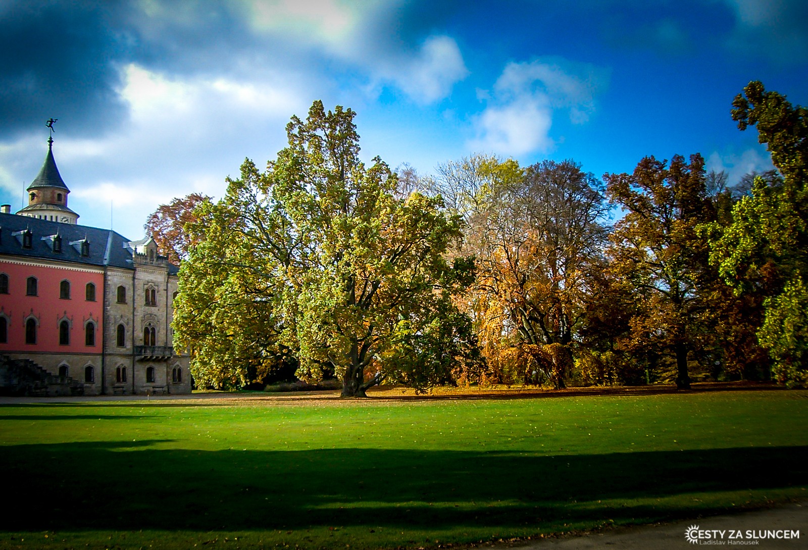 Sychrov - Ladislav Hanousek, Hrady a zámky v Čechách