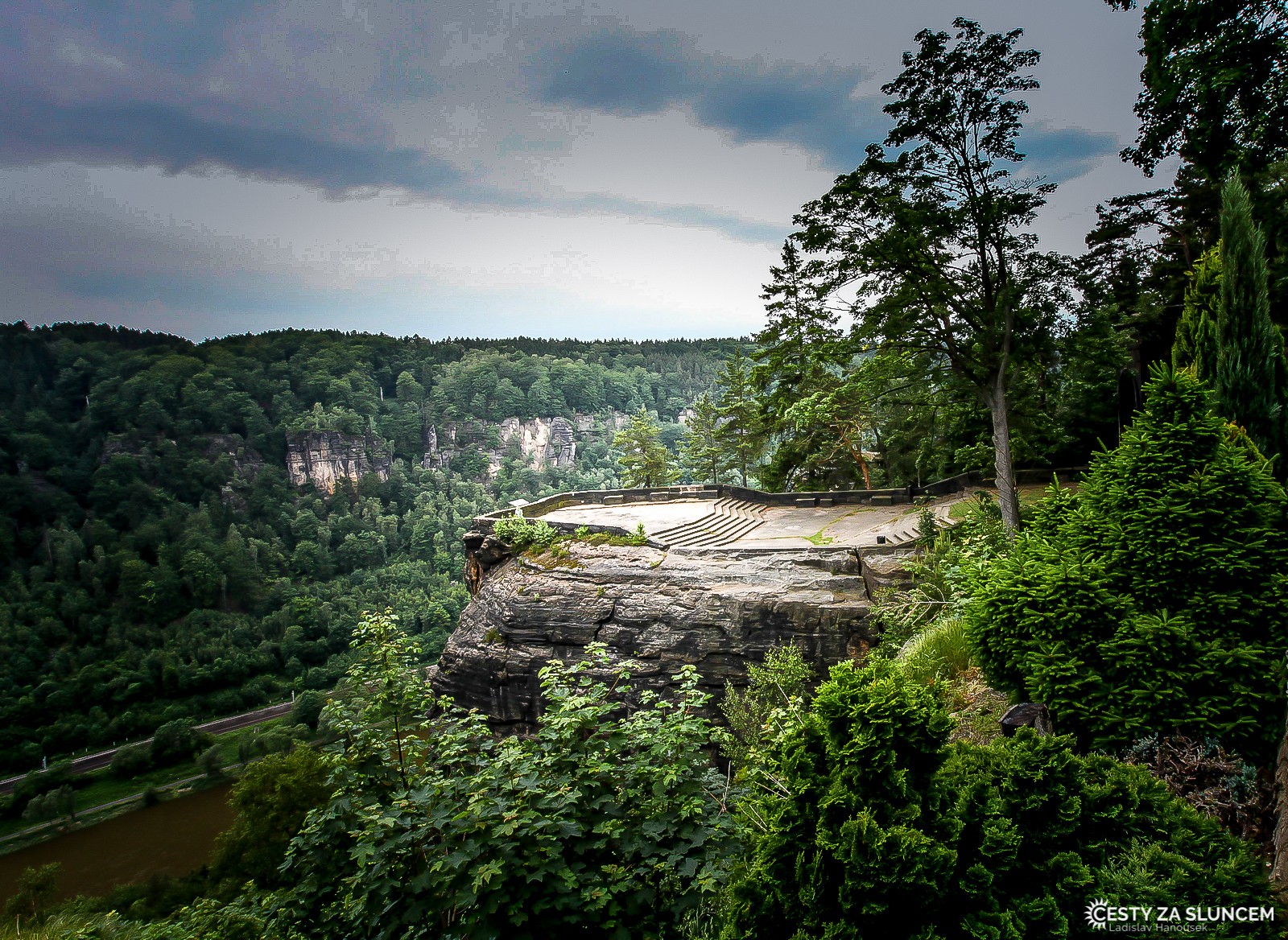 Belveder - vyhlídka na údolí Labe u Hřenska - Ladislav Hanousek, Rozhledny