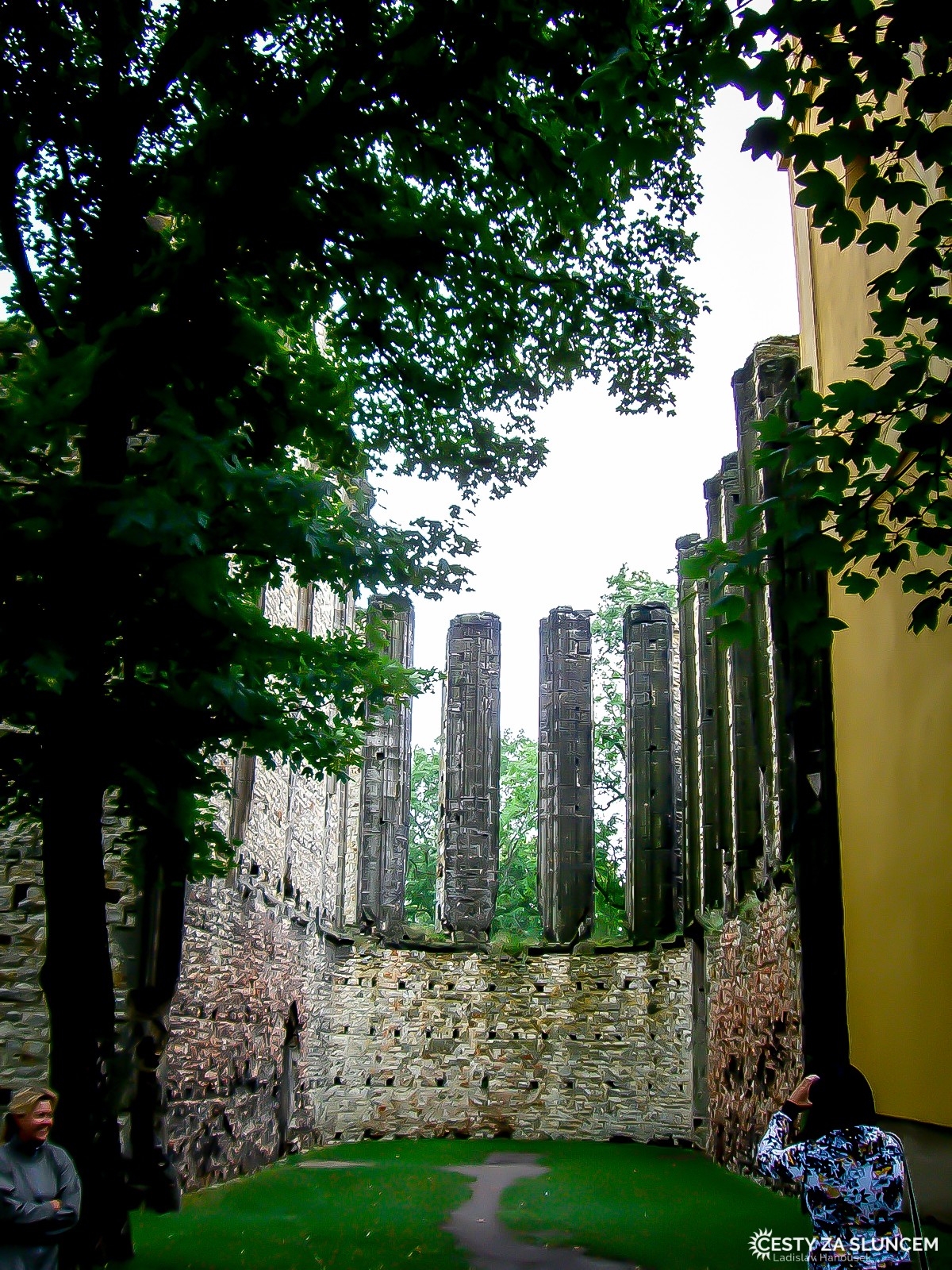 Kostel Panenský Týnec - podle některých návštěvníku zdroj pozitivní energie. - Ladislav Hanousek, Ostatní z Čech a Moravy