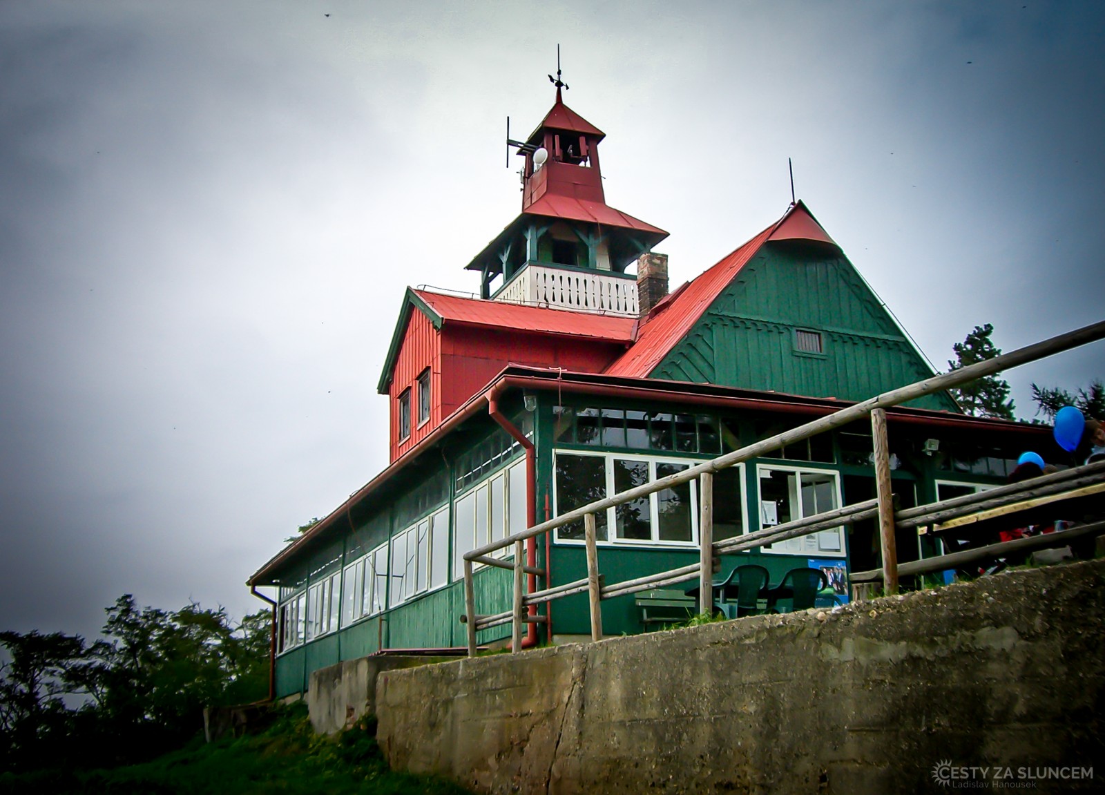 Stříbrník - turistická chata s rozhlednou u Loun - Ladislav Hanousek, Rozhledny
