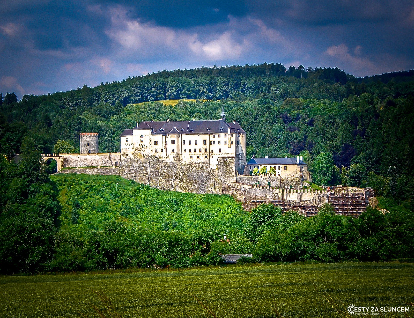 Český Šternberk - Ladislav Hanousek, Hrady a zámky v Čechách