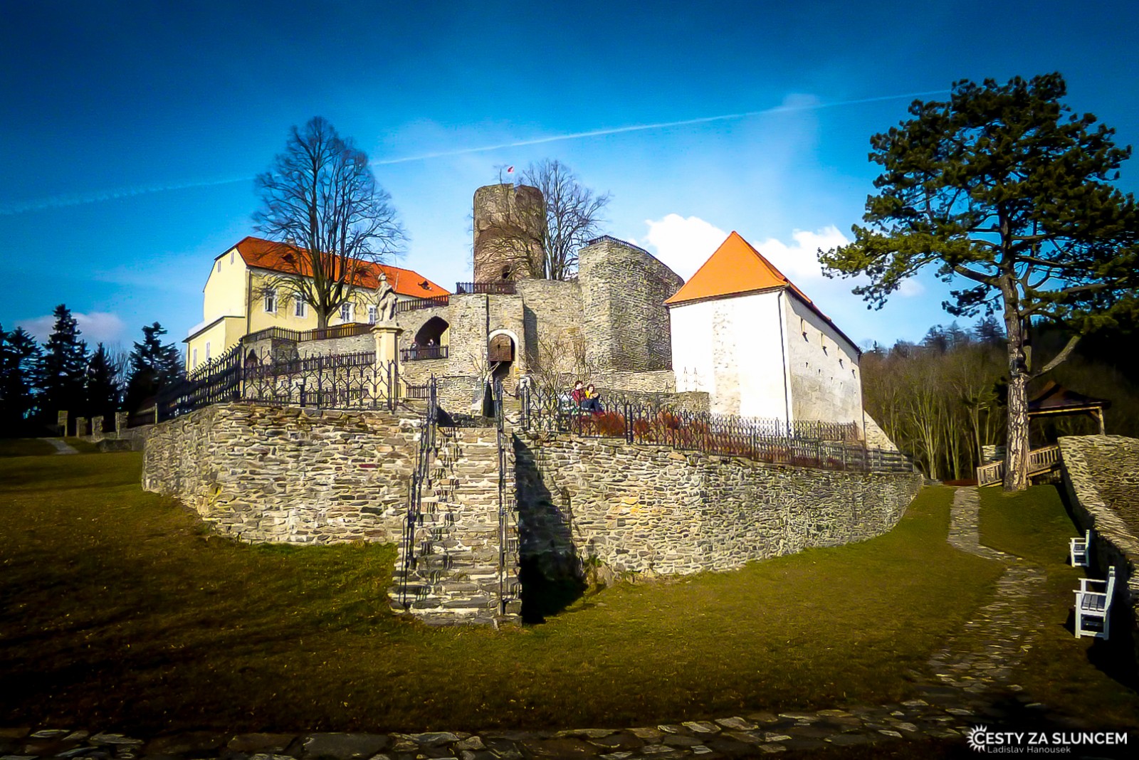 Svojanov - Ladislav Hanousek, Hrady a zámky v Čechách