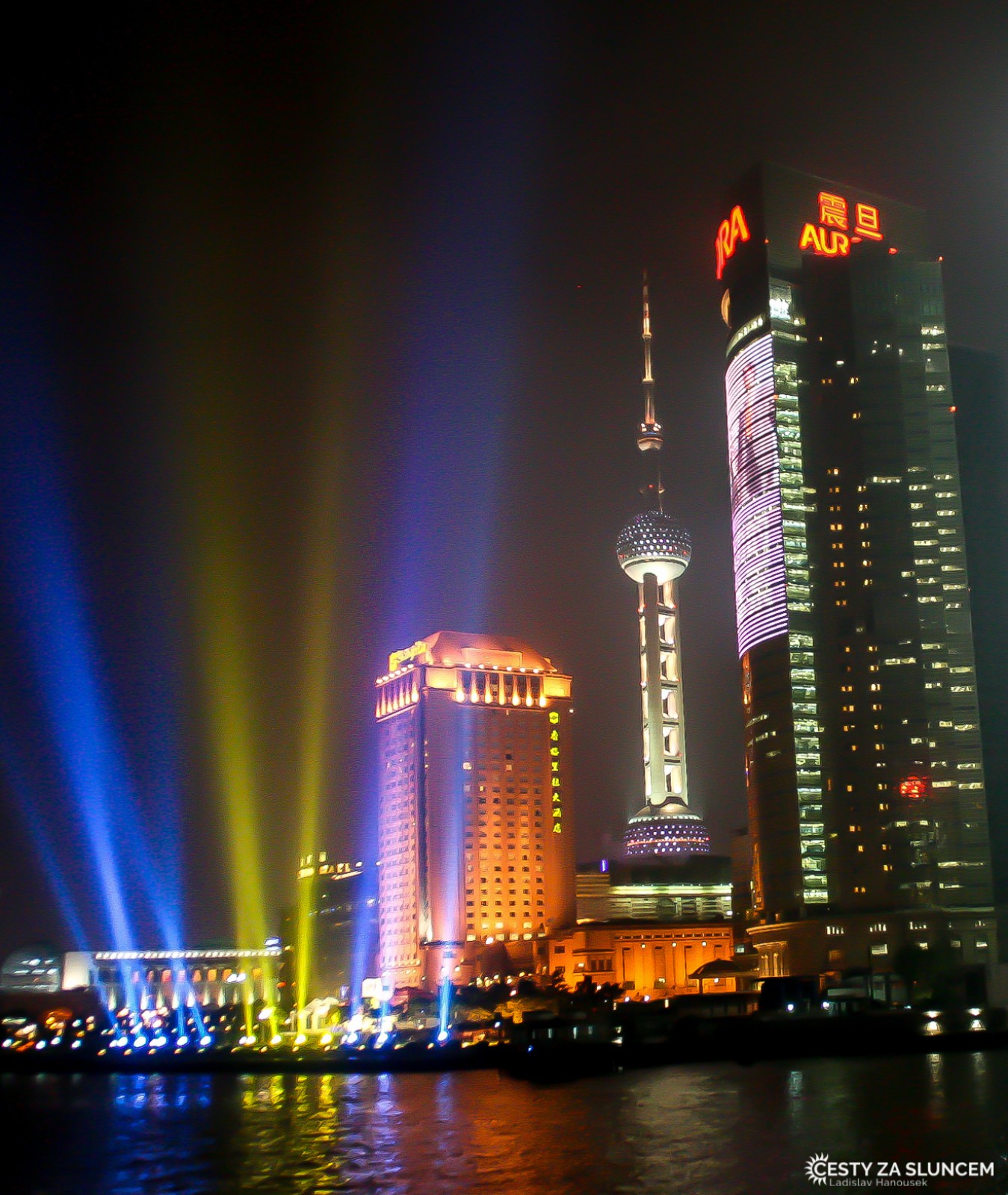 Šanghaj - downtown v noci - Ladislav Hanousek, Čína