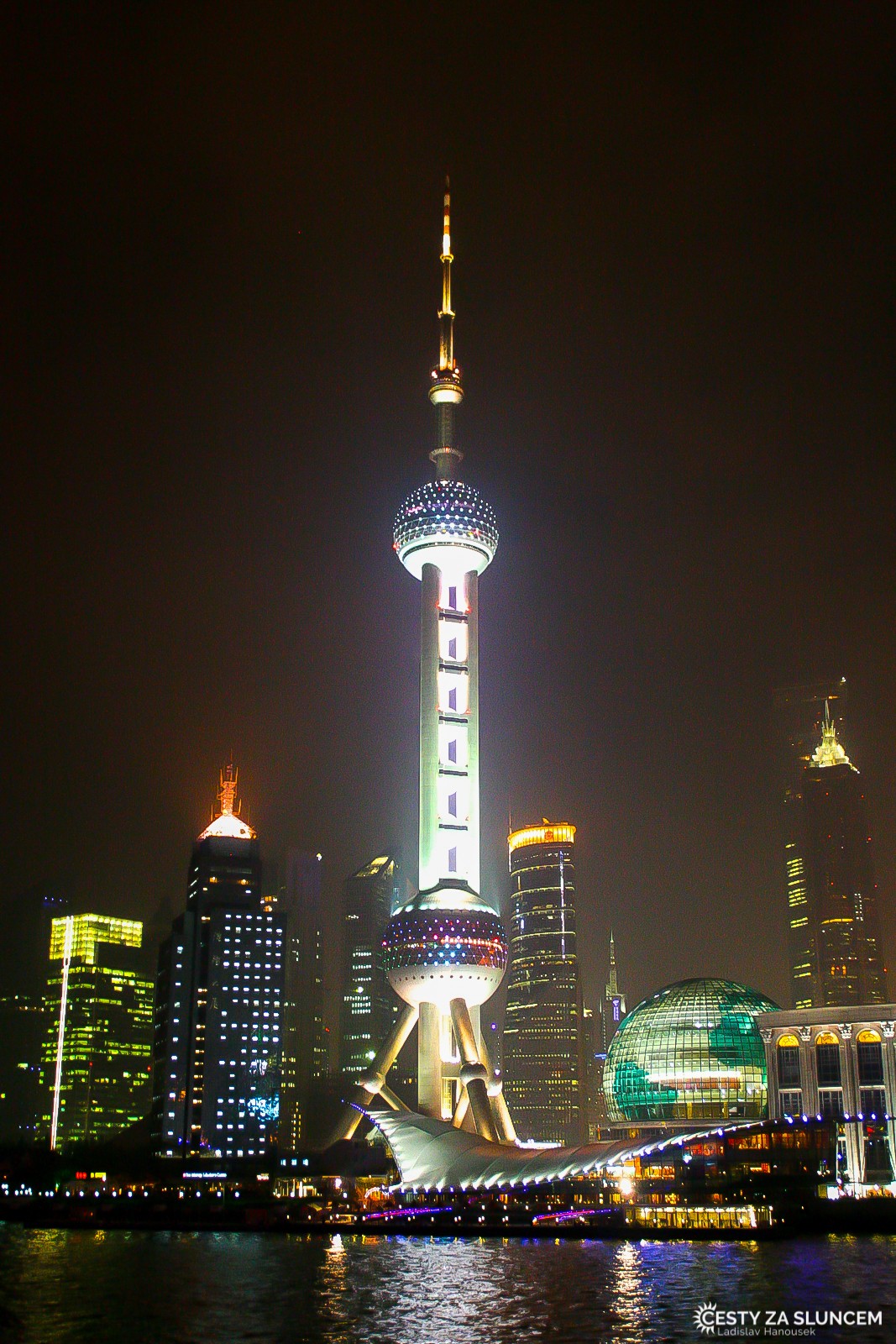 Šanghaj - downtown v noci - Ladislav Hanousek, Čína