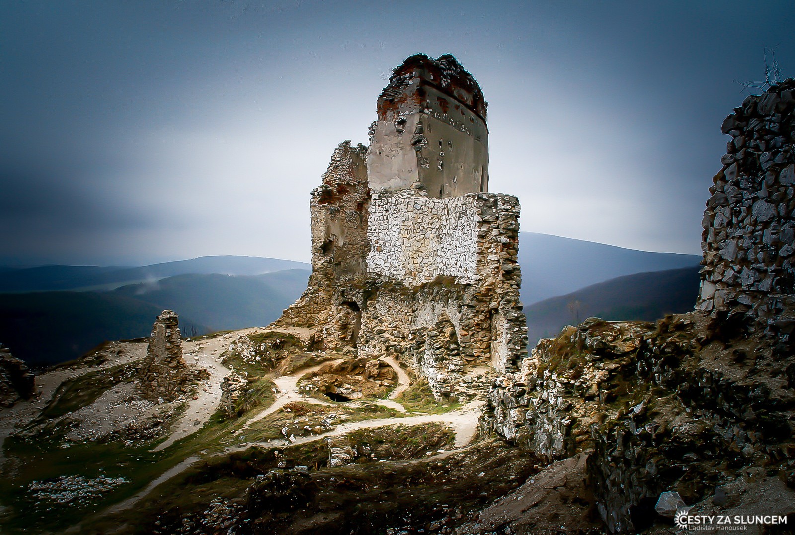 Čachtický hrad - Ladislav Hanousek, Slovensko