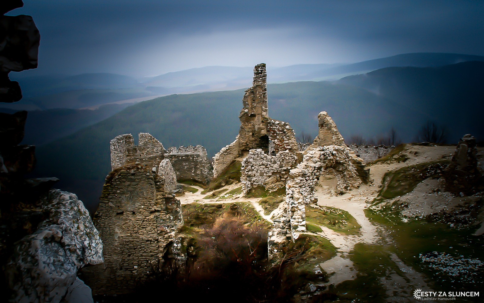 Čachtický hrad - Ladislav Hanousek, Slovensko