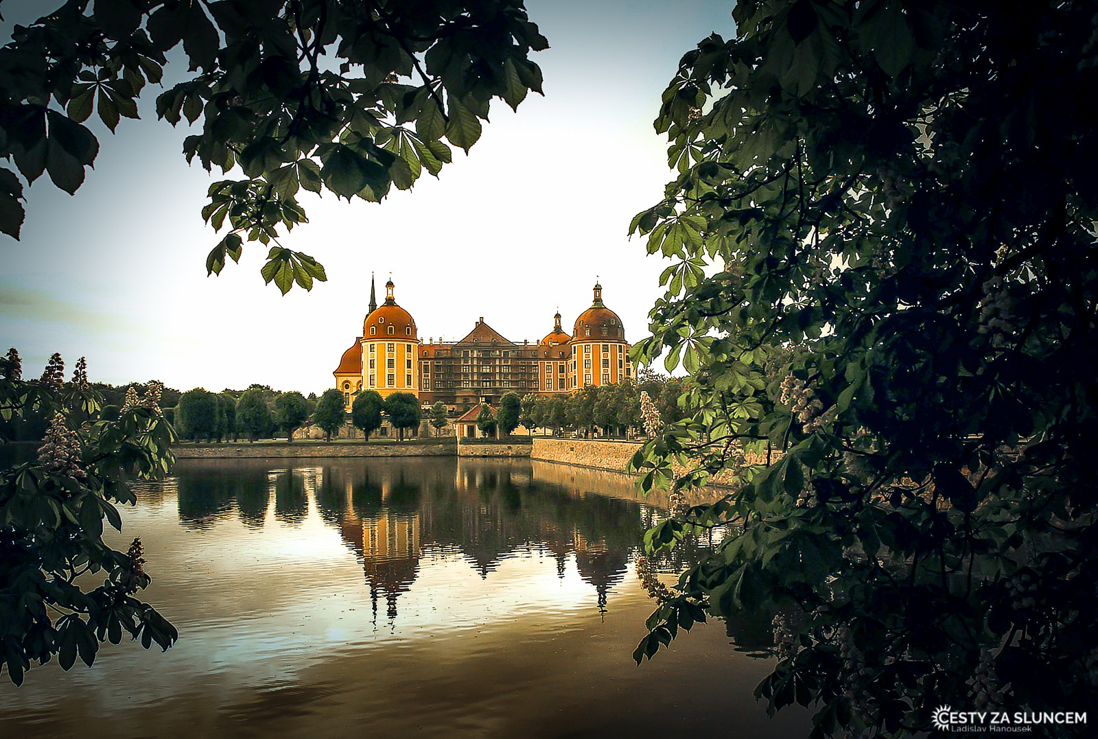 Moritzburg - zámek. (Film Tři oříšky pro Pepelku) - Ladislav Hanousek, Německo