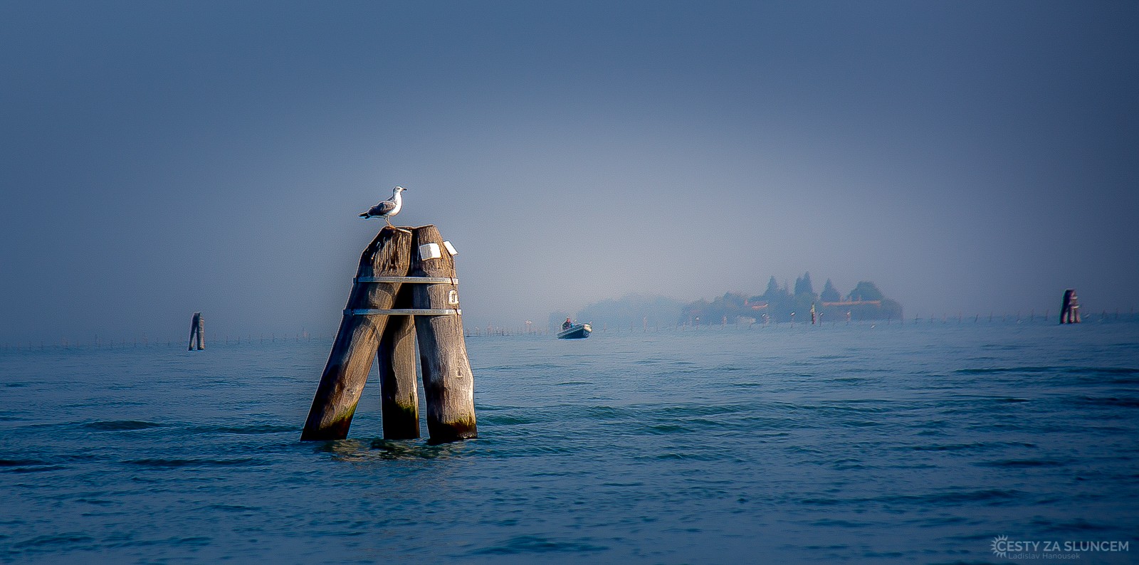 Cesta na ostrov Burano a Murano, kde jsou nejznámější sklárny a krajkářské dílny. - Ladislav Hanousek, Itálie