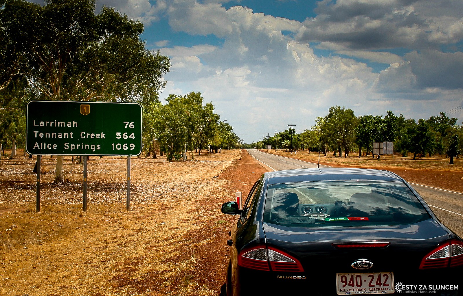 Stuart Highway - směr na jih ke skále Uluru - Ladislav Hanousek, Střední Austrálie