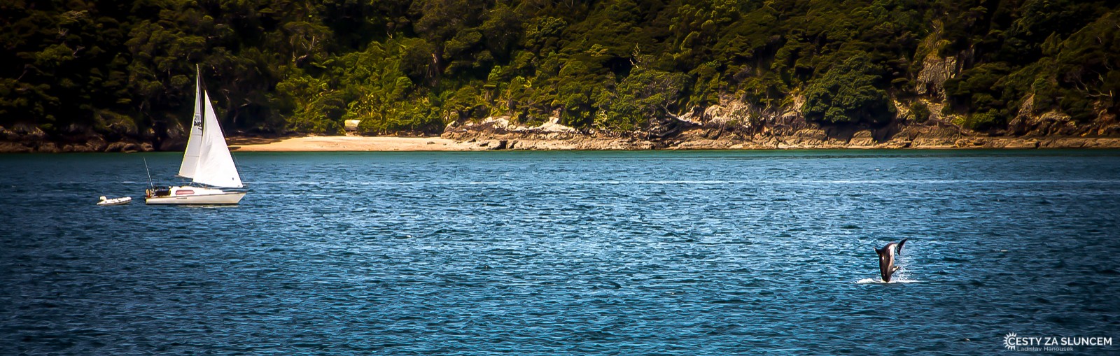 Zátoka Bay of Islands u města Paihia: Hole in the Rock Dolphin Cruise. - Ladislav Hanousek, Nový Zéland - Severní ostrov