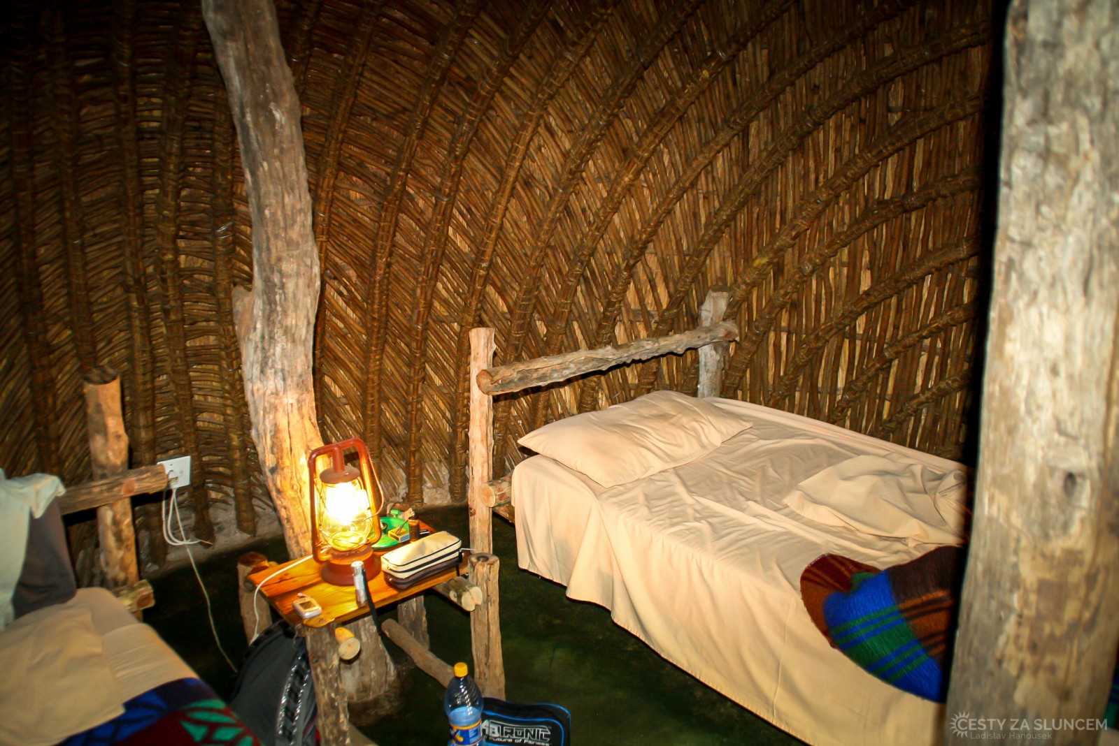 Romantika spaní v rondelu má i stinnou stránku - nedostatečné větrání. - Ladislav Hanousek, Jihoafrická republika