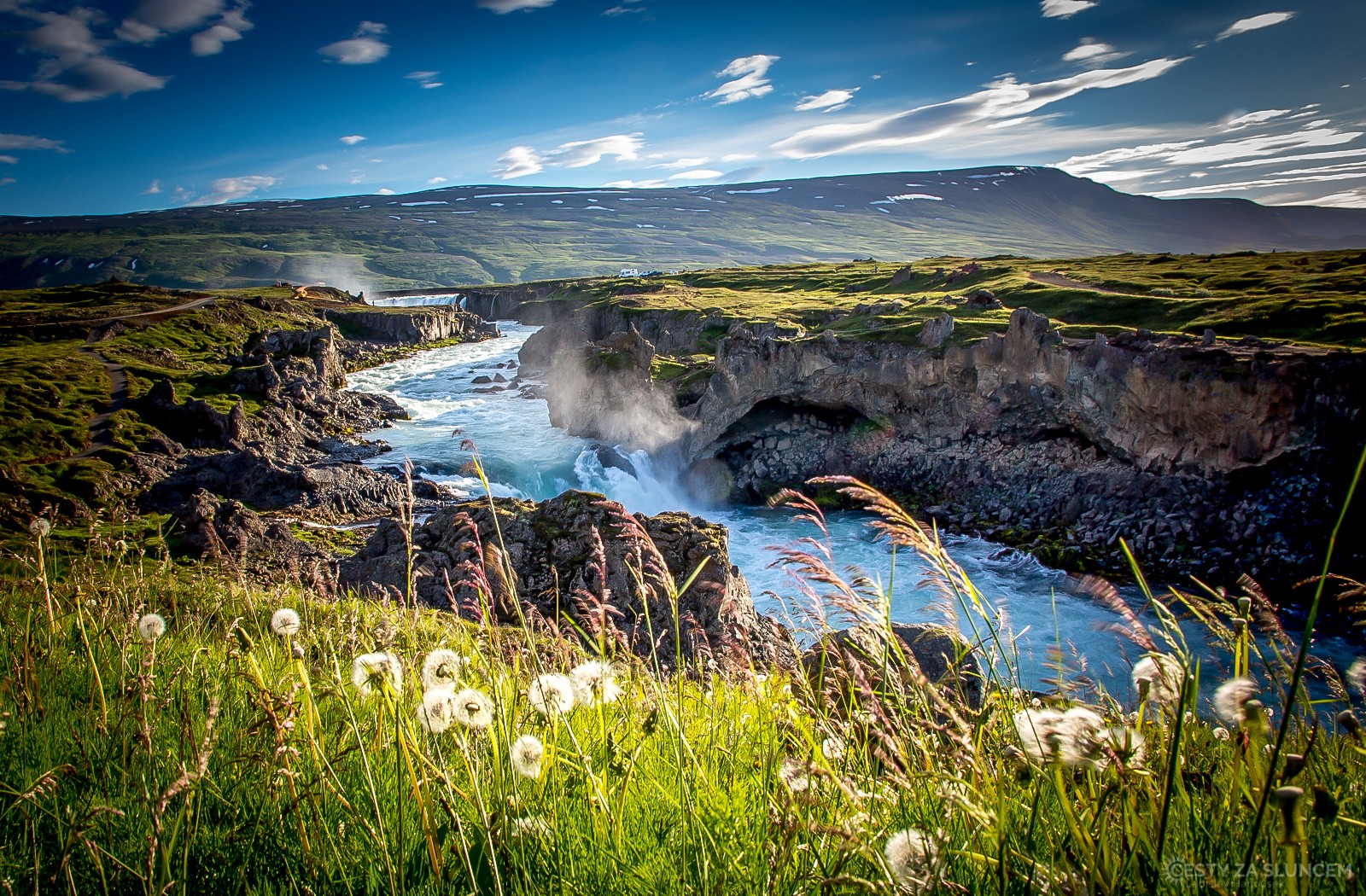 Údolí řeky Skjálfandafljót pod vodopádem Skógafoss. - Ladislav Hanousek, Island