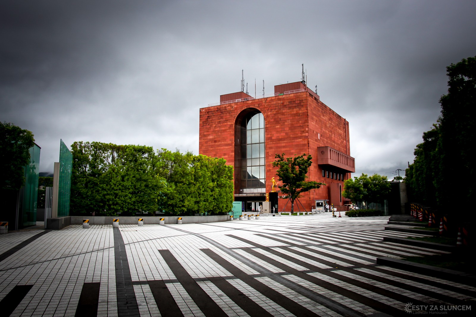 Ostrov Šikoku: I v Nagasaki je vybudováno velké mírové muzeum s artefakty z roku 1945. - Ladislav Hanousek, Japonsko