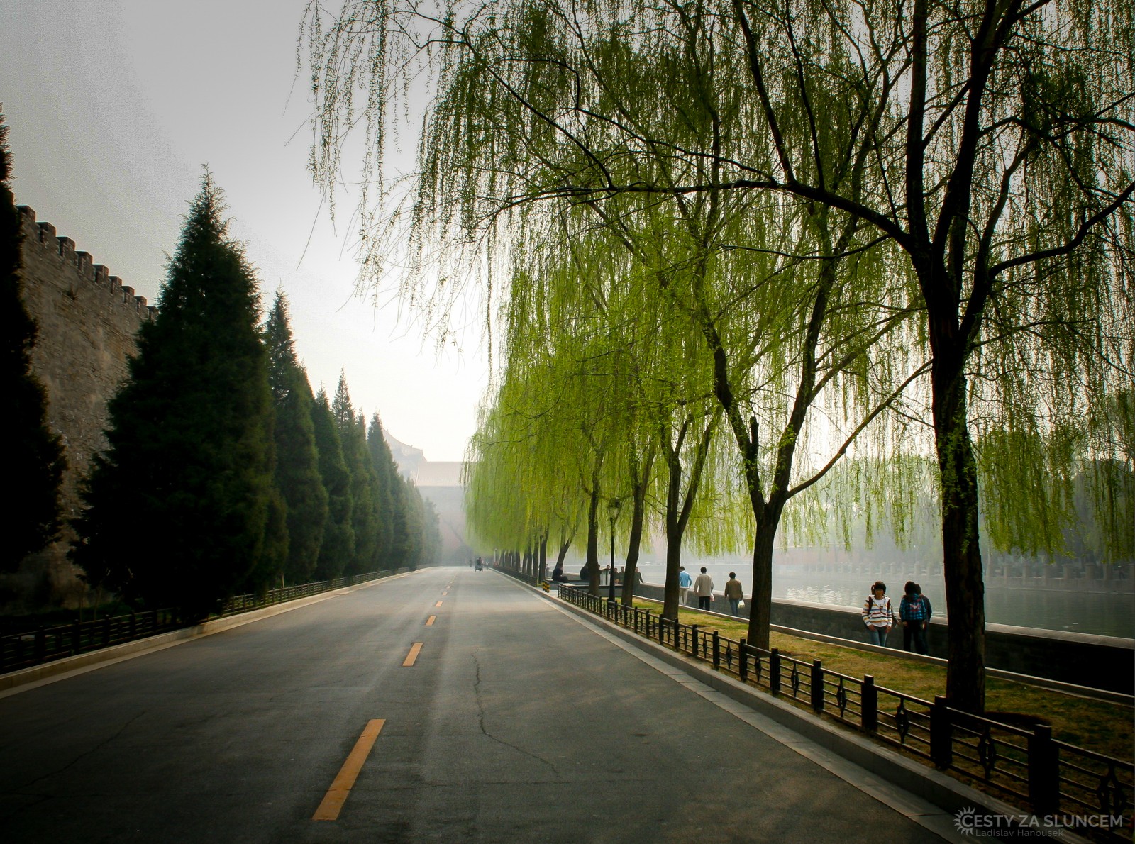 Vodní kanál ohraničující Zakázané město. - Ladislav Hanousek, Čína