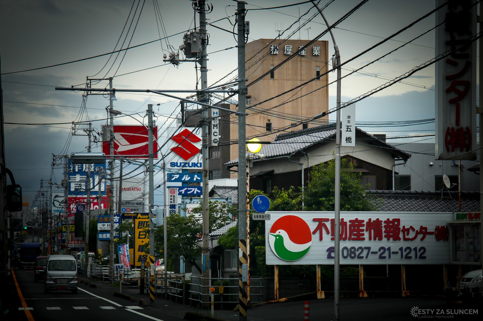 Typické středojaponské město Fukuyama - na trase mezi Hirošimou a Narou. - Ladislav Hanousek, Japonsko