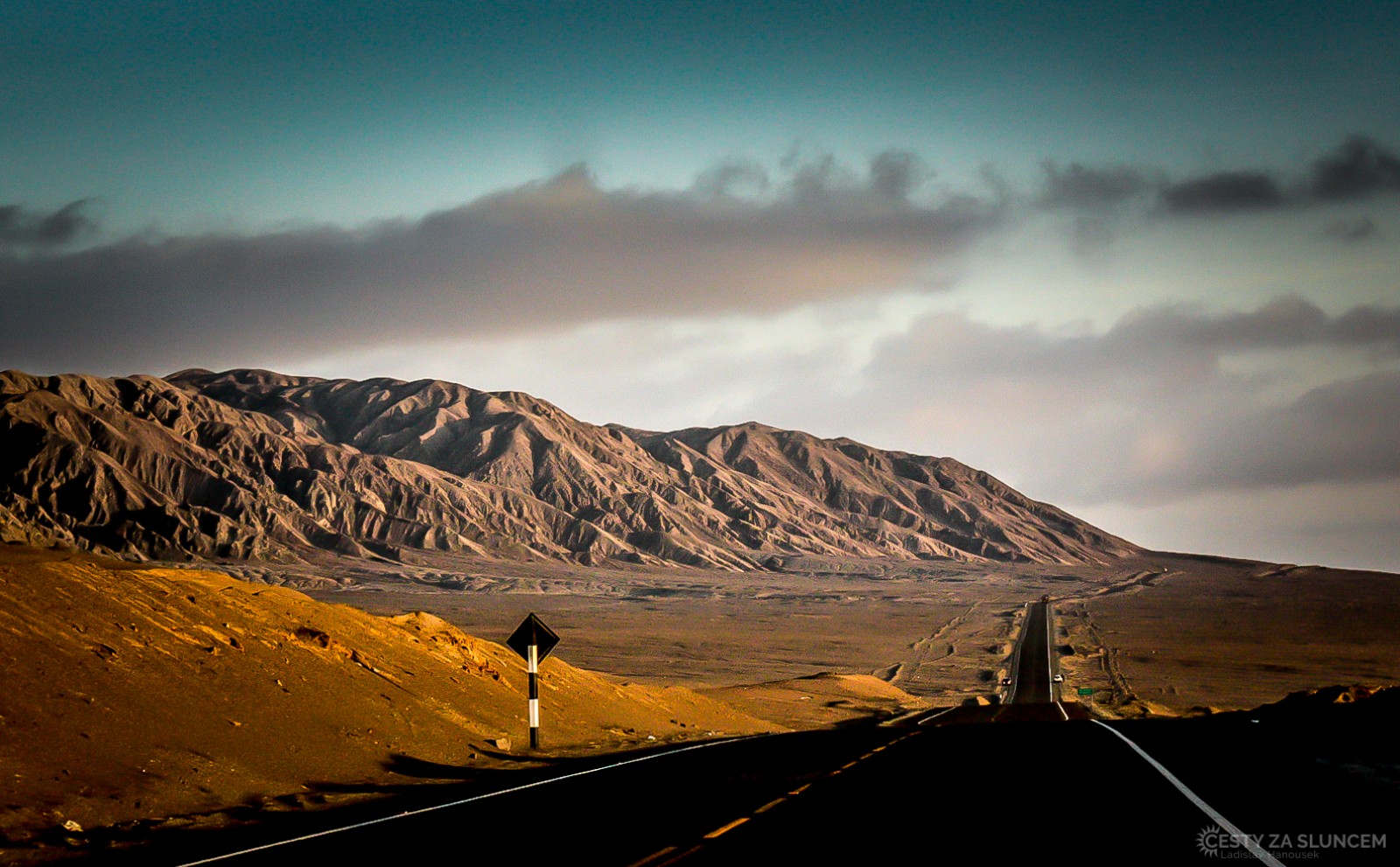 Cesta k přímořským rovinám Gran Tablazo de Ica. - Ladislav Hanousek, Peru