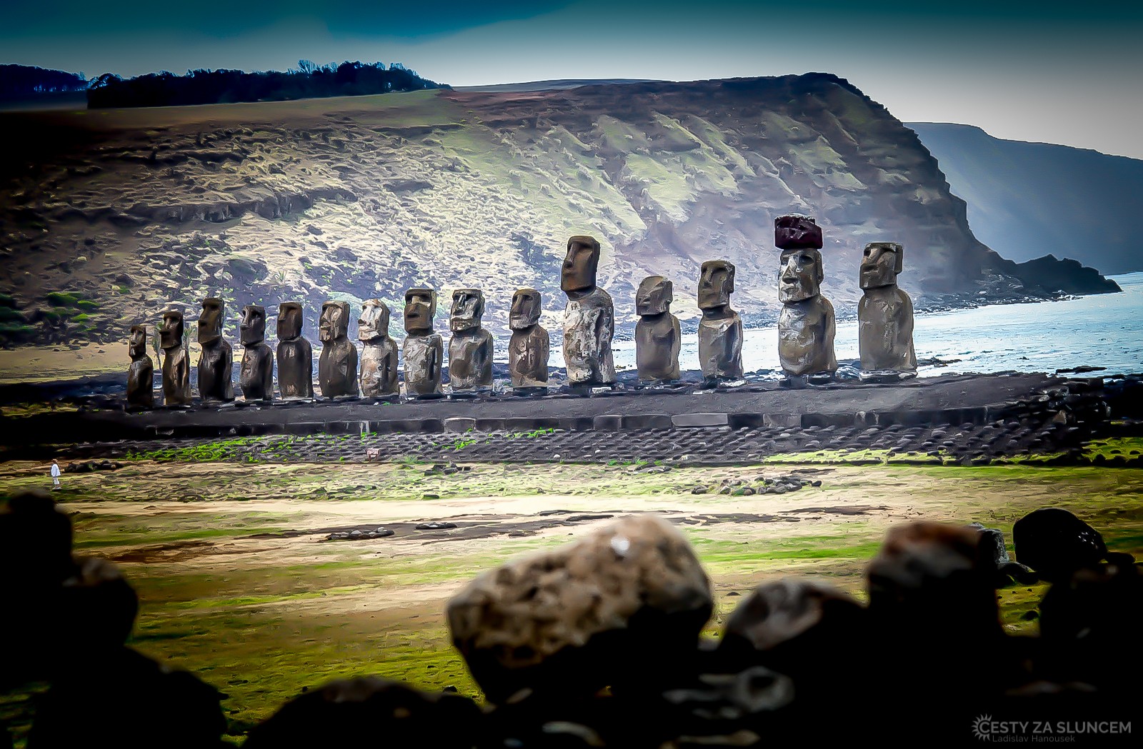 Skupina soch Ahu Tongariki na jihu ostrova - Ladislav Hanousek, Velikonoční ostrov