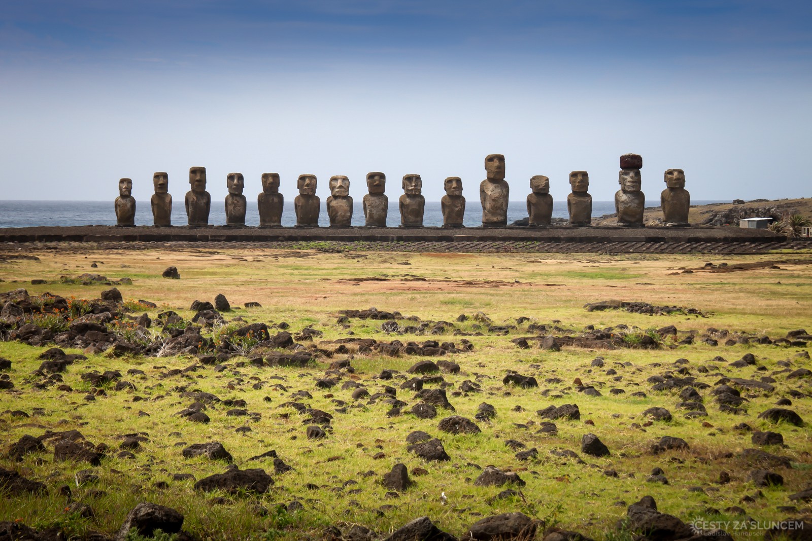 Skupina soch Ahu Tongariki na jihu ostrova - Ladislav Hanousek, Velikonoční ostrov