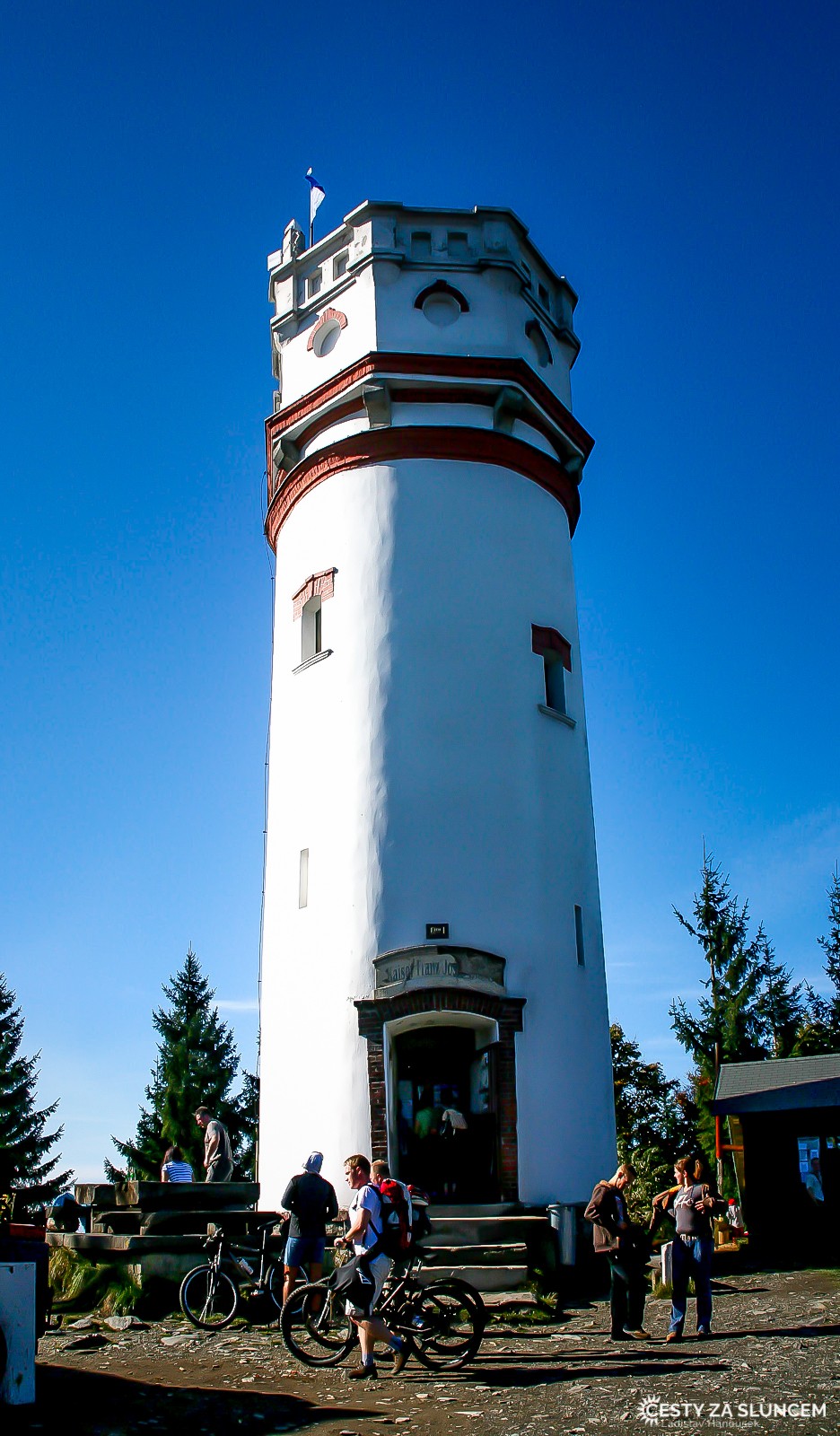 Biskupská kupa - Ladislav Hanousek, Rozhledny