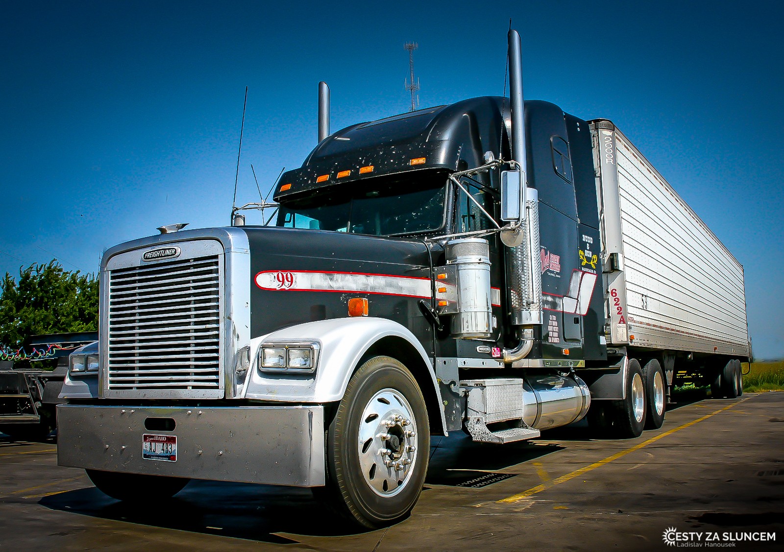 Americké kamiony zná každý. Je to drobnost, ale je zajímavé, že mají bez výjimek jiné rozložení náprav, než je tomu v Evropě. - Ladislav Hanousek, Maryland