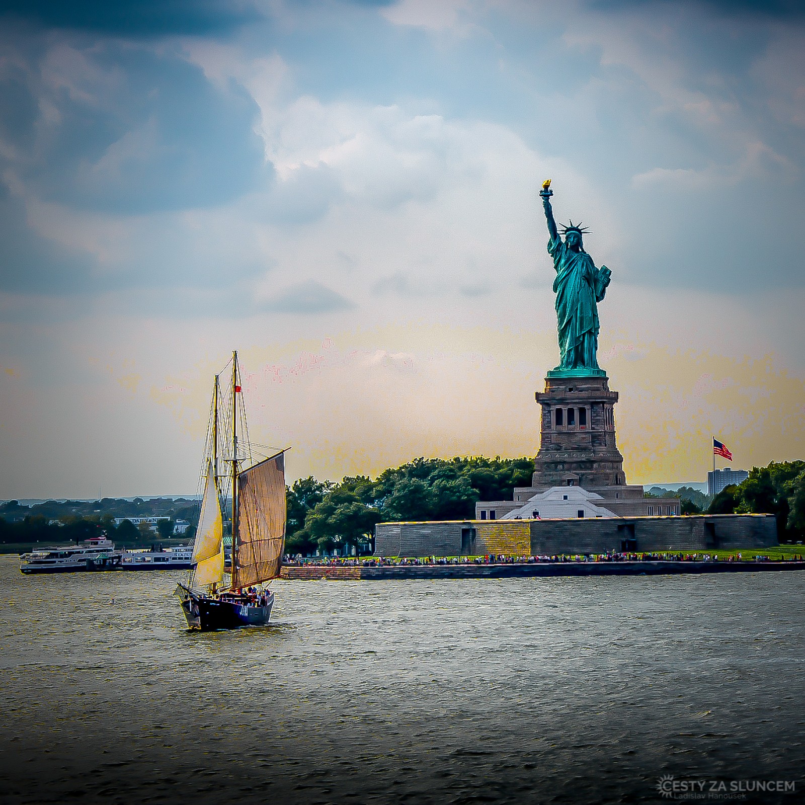 Sochu Svobody vytvořil v roce 1884 francouzský sochař Fréderic August Bartholdi. - Ladislav Hanousek, New York