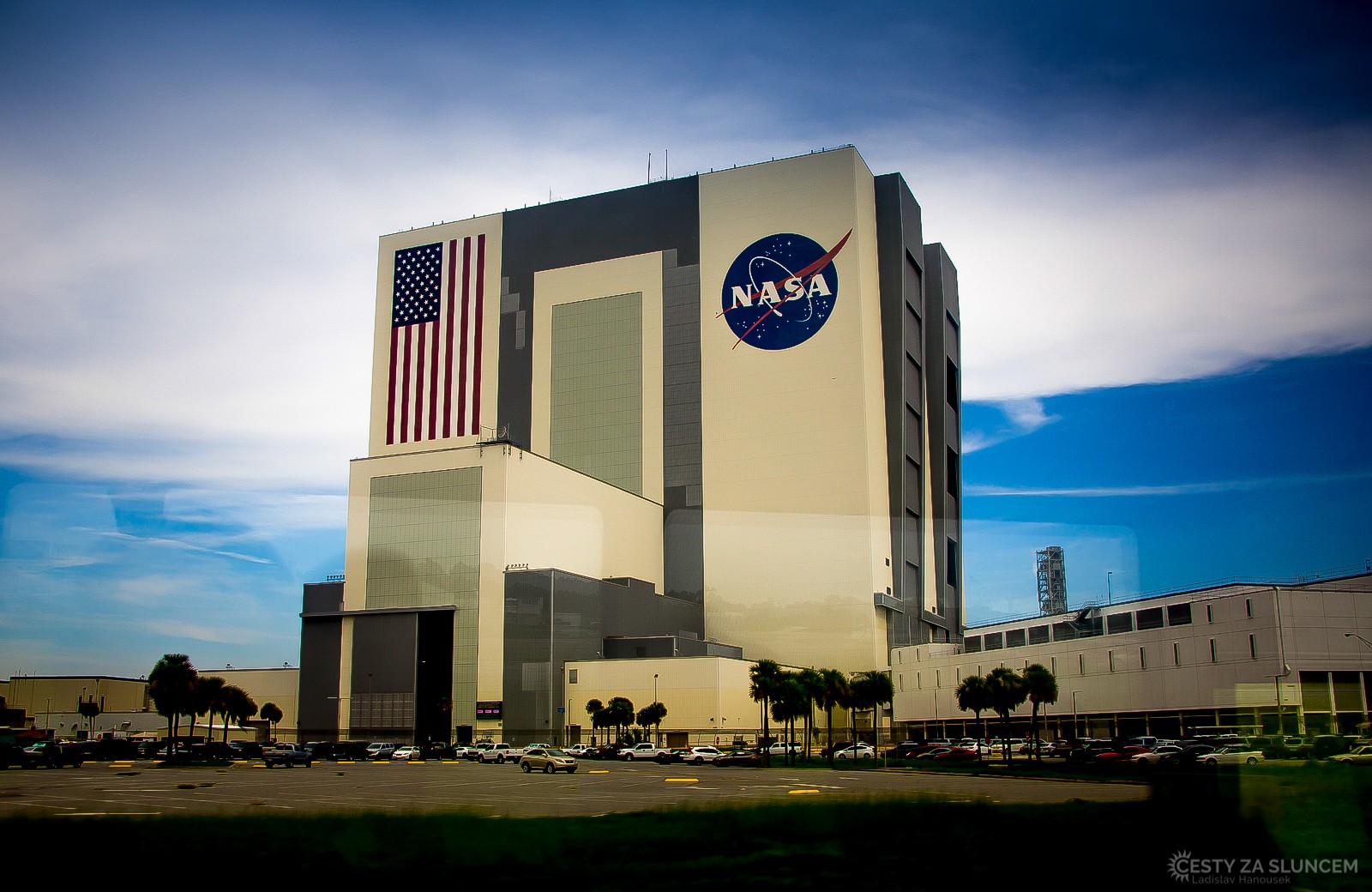 V budově Vehicle Assembly Building byly sestavovány jednotlivé díly raket a prováděny servisní prohlídky raketoplánů. - Ladislav Hanousek, Florida