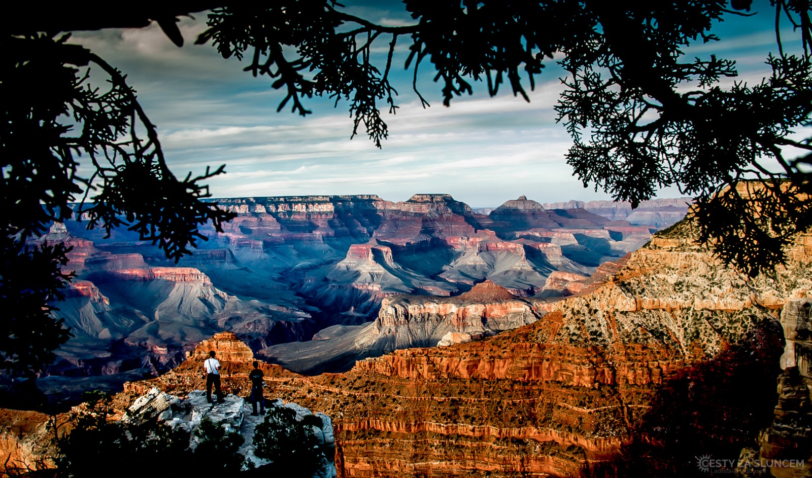 Ještě před několika lety nebylo v Grand Canyon turistů tolik, jako nyní. Je to stále více znát, a proto je třeba honem vyjet (-: - Ladislav Hanousek, Grand Canyon NP - South Rim