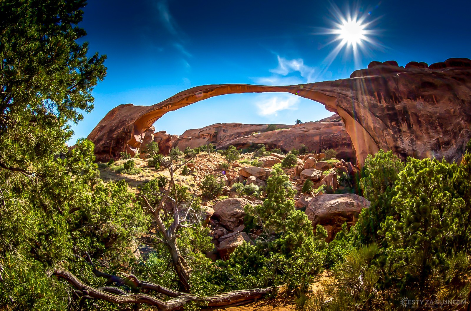 Landscape Arch - největší přírodní oblouk v NP Arches (88,4 m) - Ladislav Hanousek, Arches NP