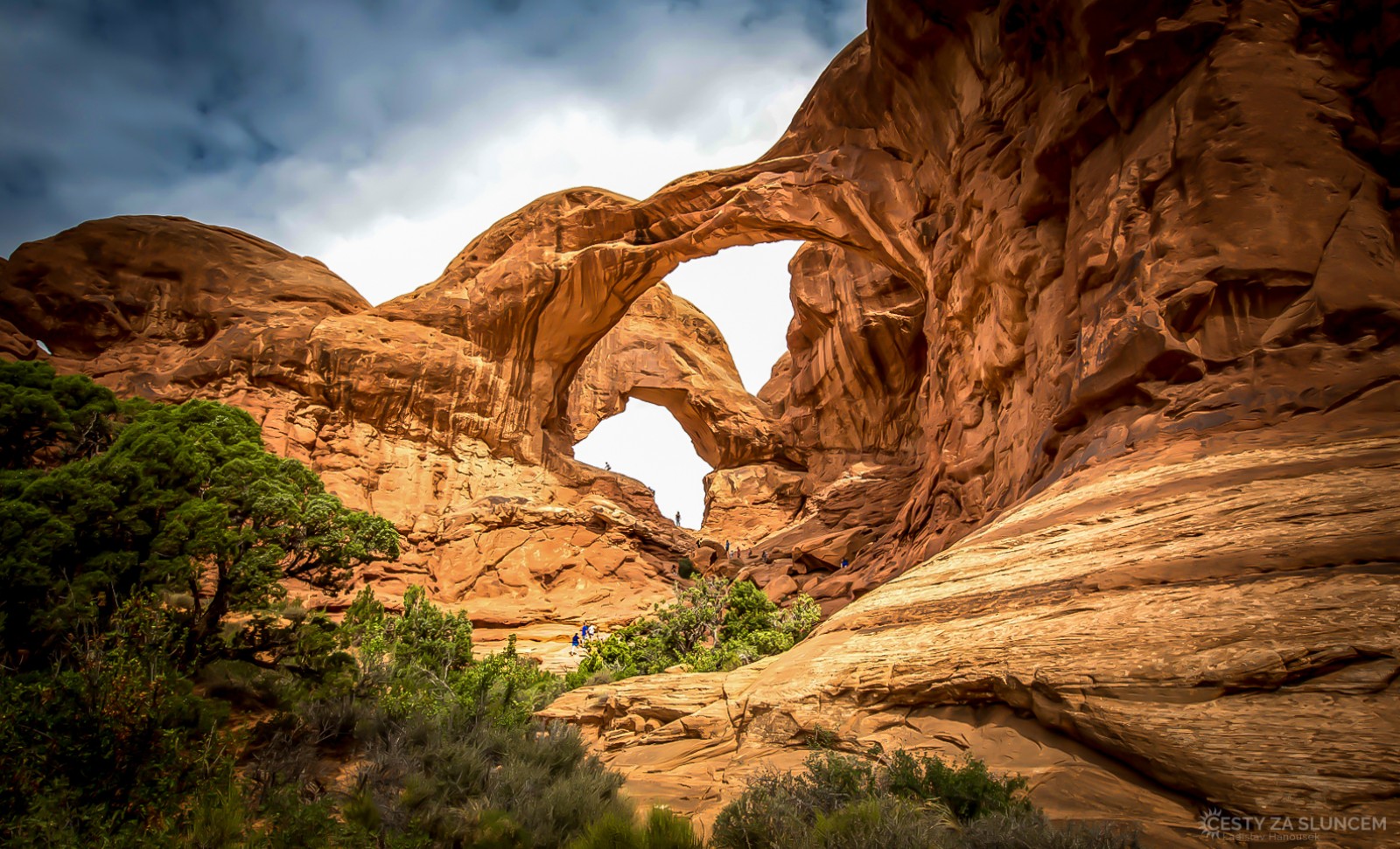 Velká dvojitá brána: Cove of Caves Double Arch - Ladislav Hanousek, Arches NP
