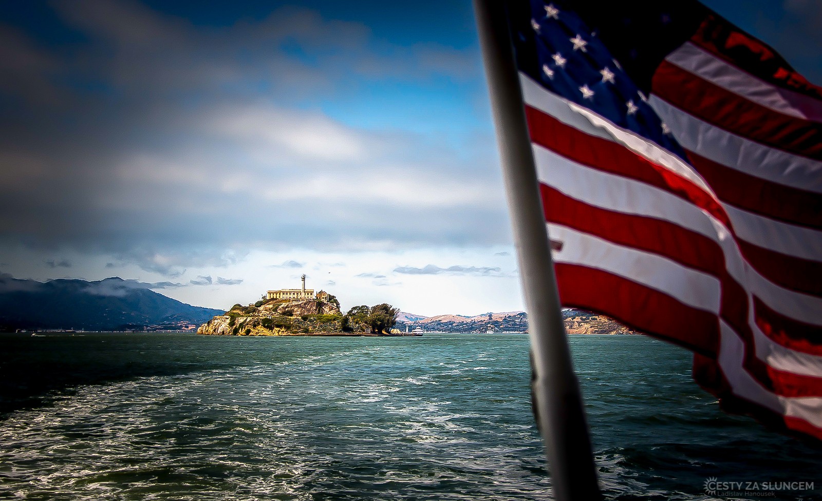 I když je dnes věznice Alcatraz již jen muzeem, přesto se zbavíme tísnivého pocitu až při odjezdu zpět do San Francisca - Ladislav Hanousek, San Francisco