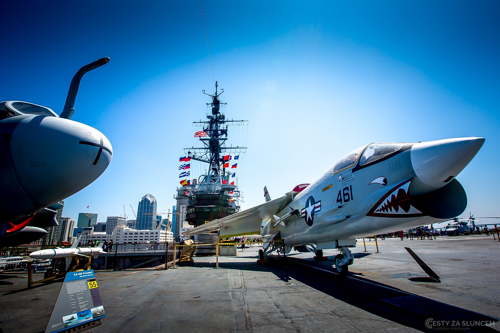 USS Midway byla postavena v roce 1945. Její poslední ostrá mise byla operace Pouštní bouře. - Ladislav Hanousek, San Diego
