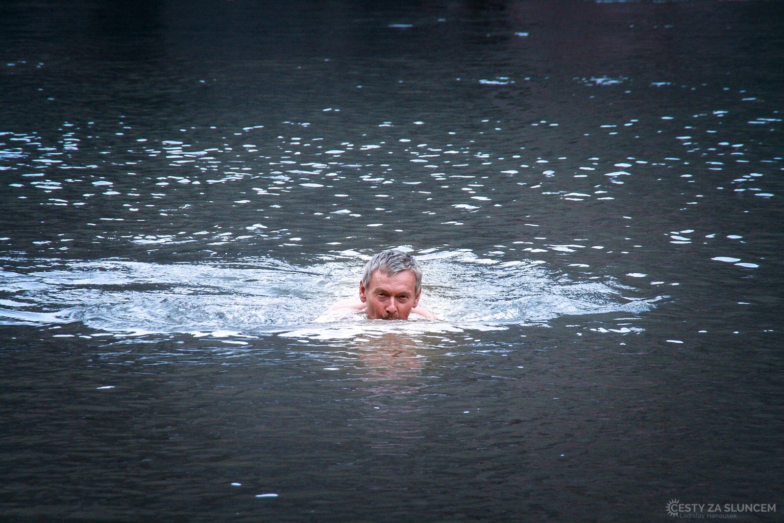 A když se vám potom podaří ponořit se asi na deset vteřin do její vody o teplotě asi dvanáct stupňů, je to téměř dokonalé. - Ladislav Hanousek, Grand Canyon NP - Cesta k řece Colorado