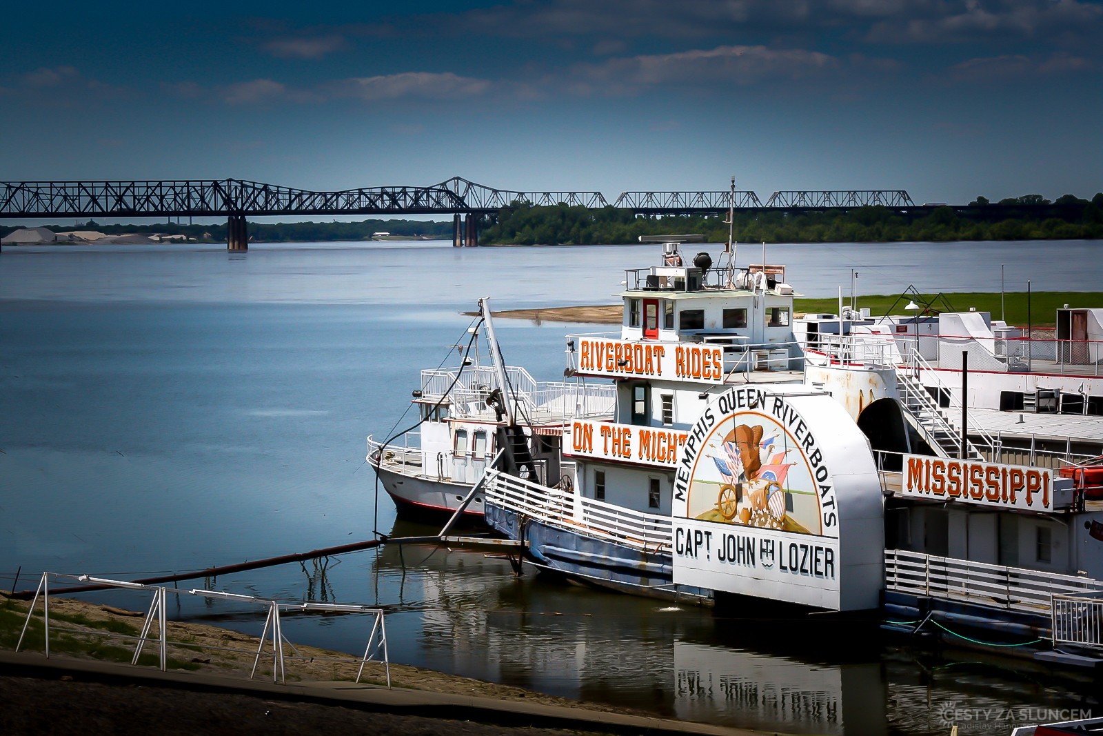 Kolesové parníky na Mississippi v Memphis jsou jen o něco menší, než ty v New Orleans. - Ladislav Hanousek, Tennessee