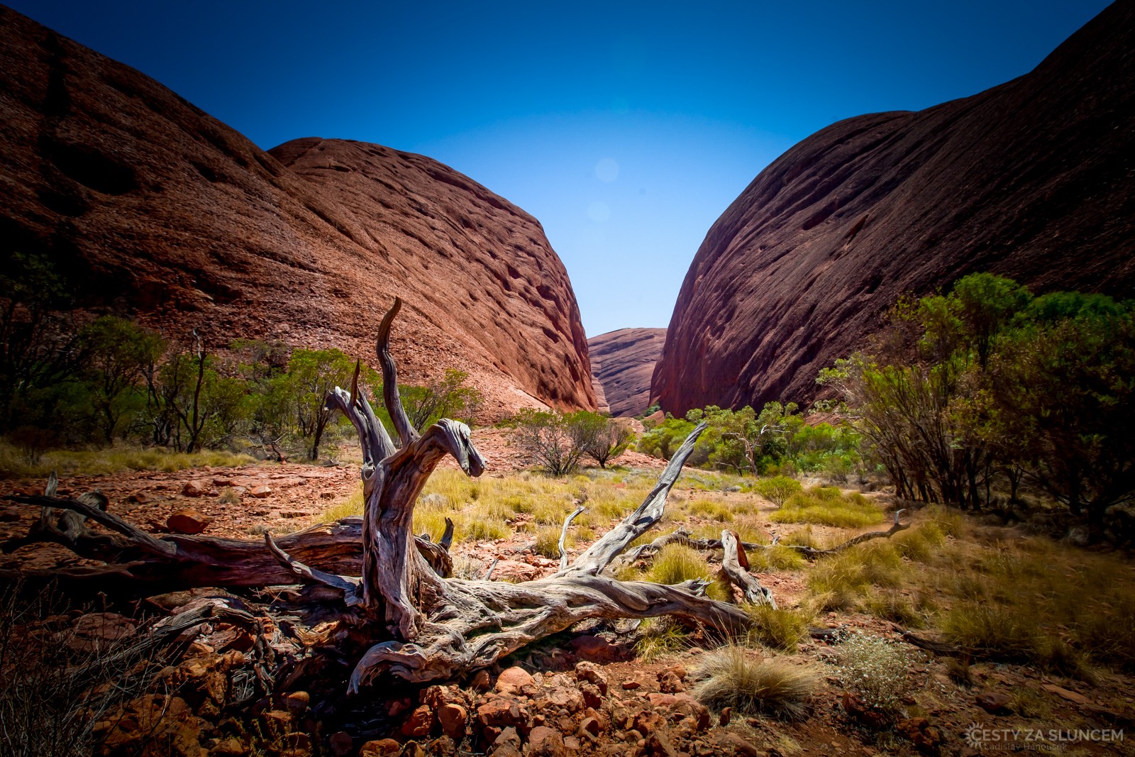 Kata Tjuta – posvátné skály australských domorodců. Austrálie - Ladislav Hanousek, Kamenná krása