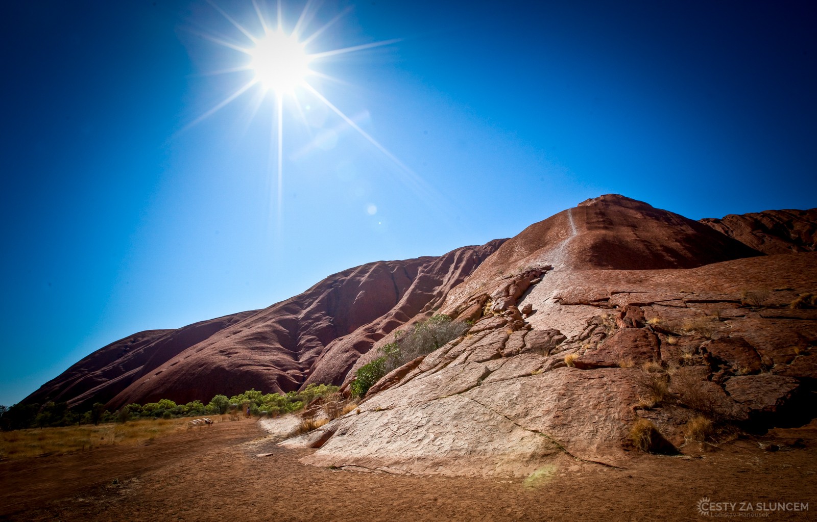 Ayersova skála - Uluru. Střední Austrálie - Ladislav Hanousek, Kamenná krása