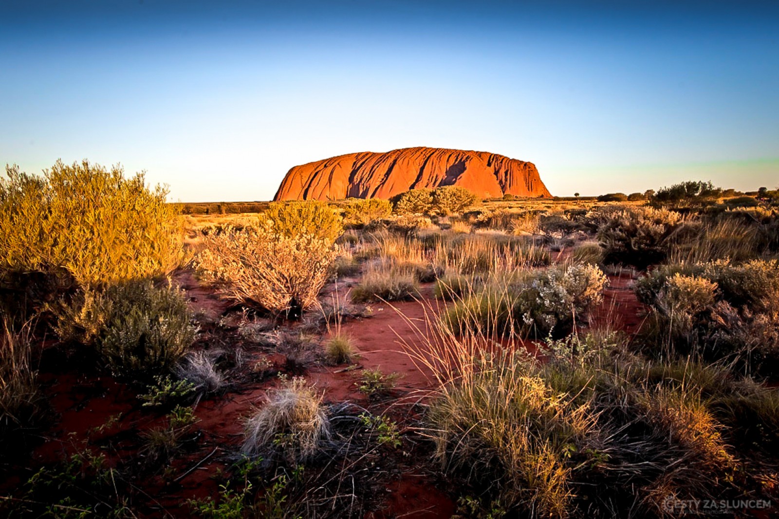 Ayersova skála - Uluru. Střední Austrálie - Ladislav Hanousek, Kamenná krása