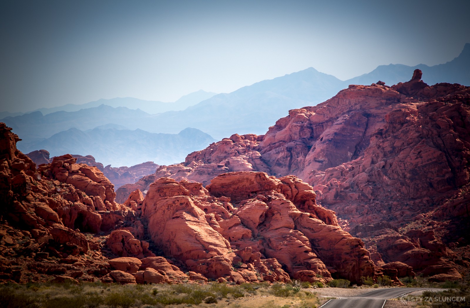 Malý, ale krásný národní park Valley of Fire u Las Vegas. Jihozápad USA - Ladislav Hanousek, Kamenná krása