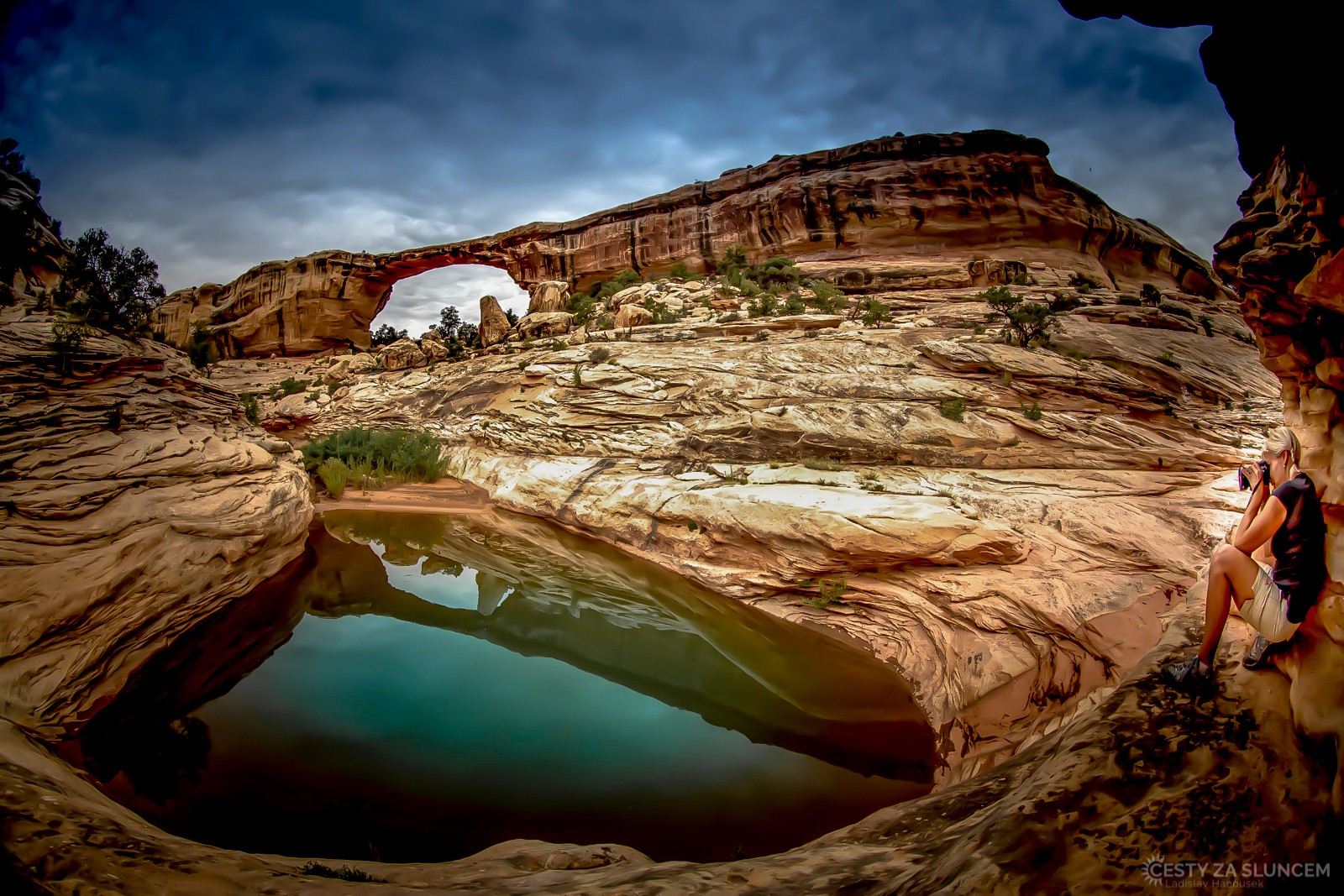 Natural Bridges NM. Omlouvám se, nejsou o něm bližší informace v mých tištěných průvodcích. Objevil jsem ho až v r. 2016, ale je krásný. - Ladislav Hanousek, Kamenná krása