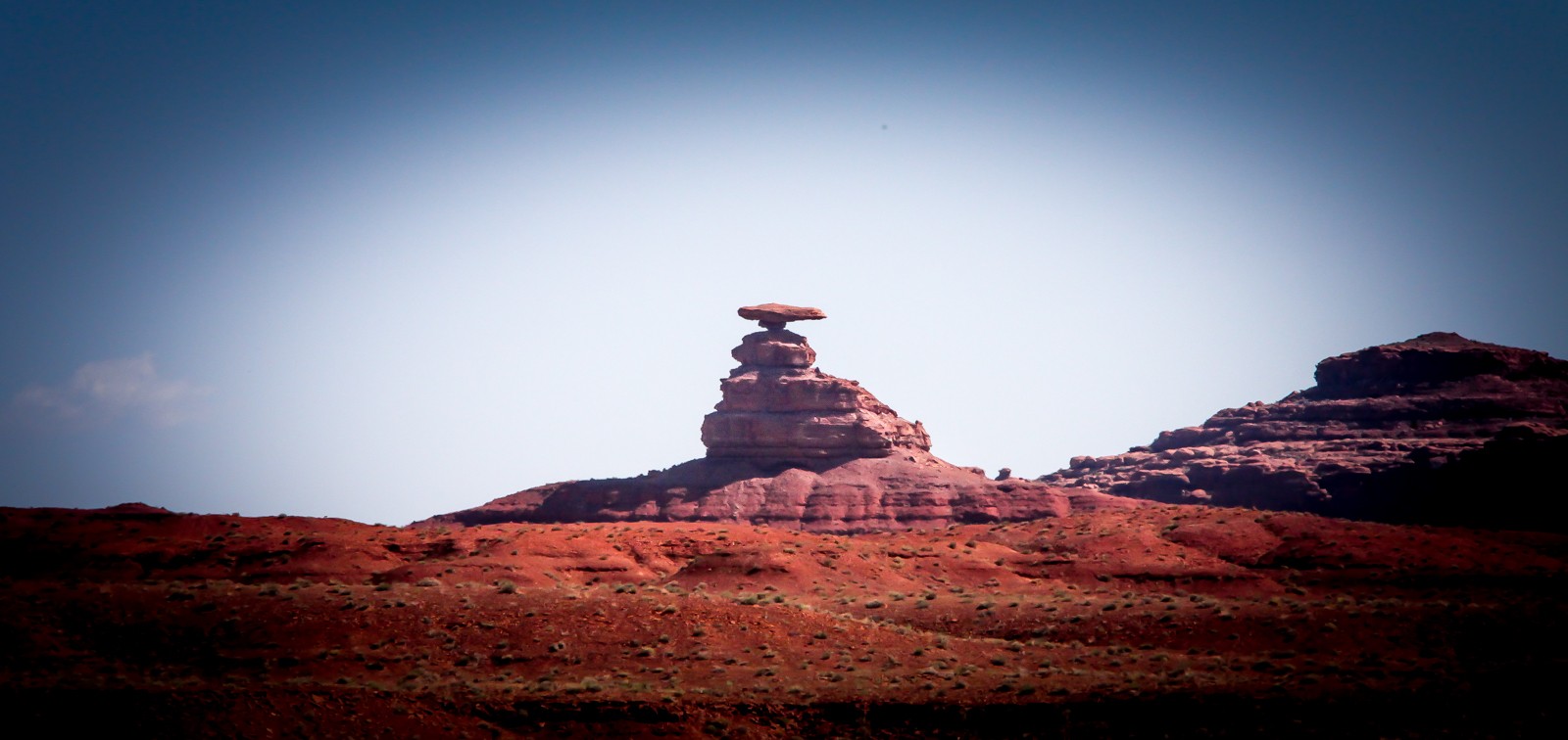 Skalní útvar Mexican Hat u stejnojmenného města. Jihozápad USA - Ladislav Hanousek, Kamenná krása