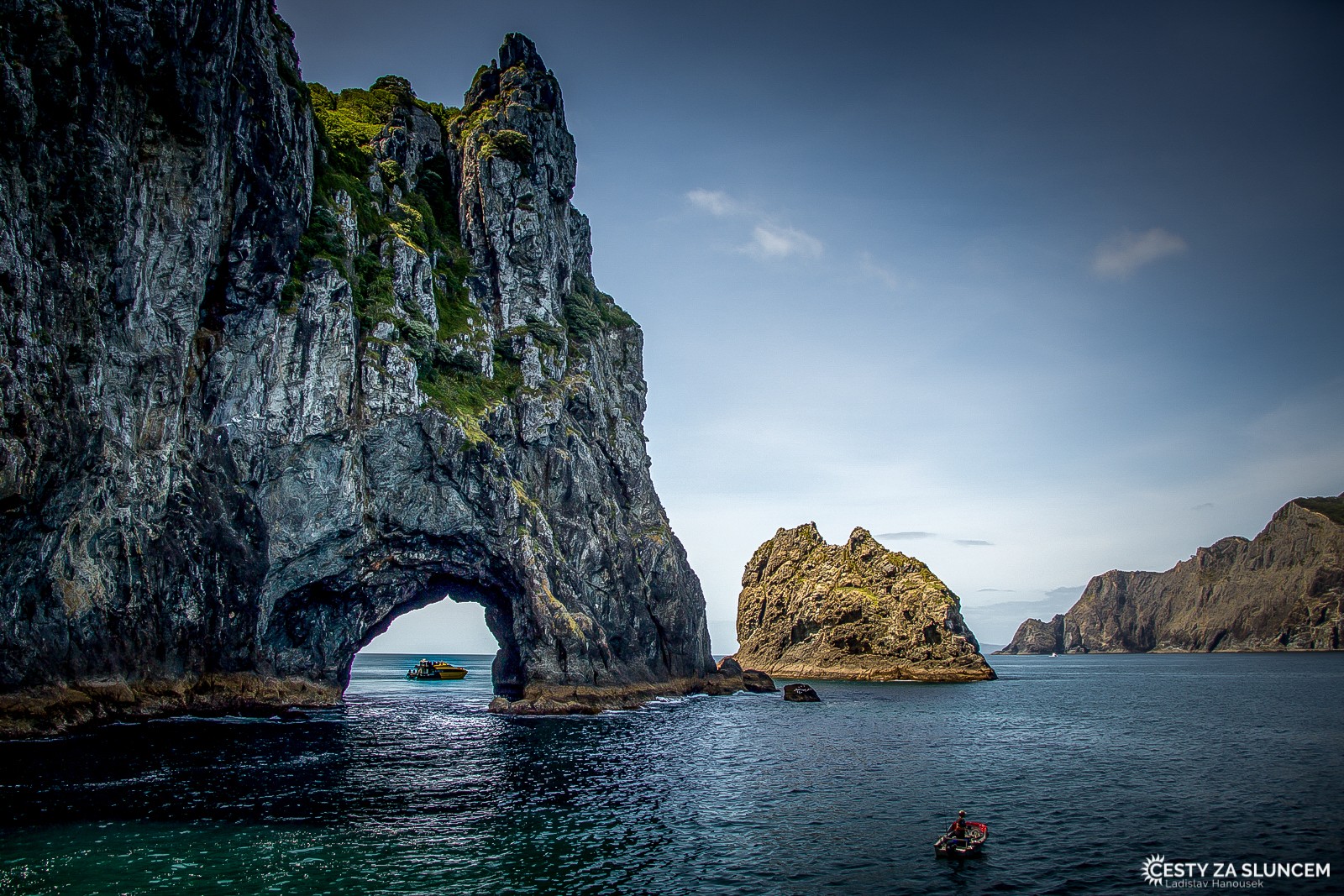 Zátoka Bay of Islands u města Paihia - Nový Zéland - severní ostrov - Ladislav Hanousek, Kamenná krása